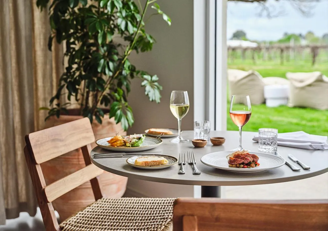 Restaurant/places to eat in Lancemore Milawa