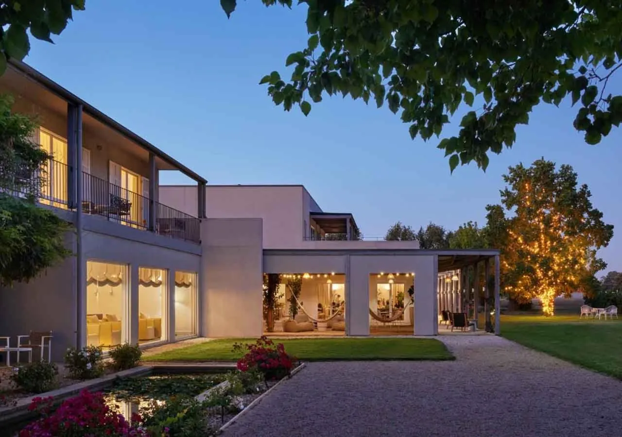 Night in Lancemore Milawa