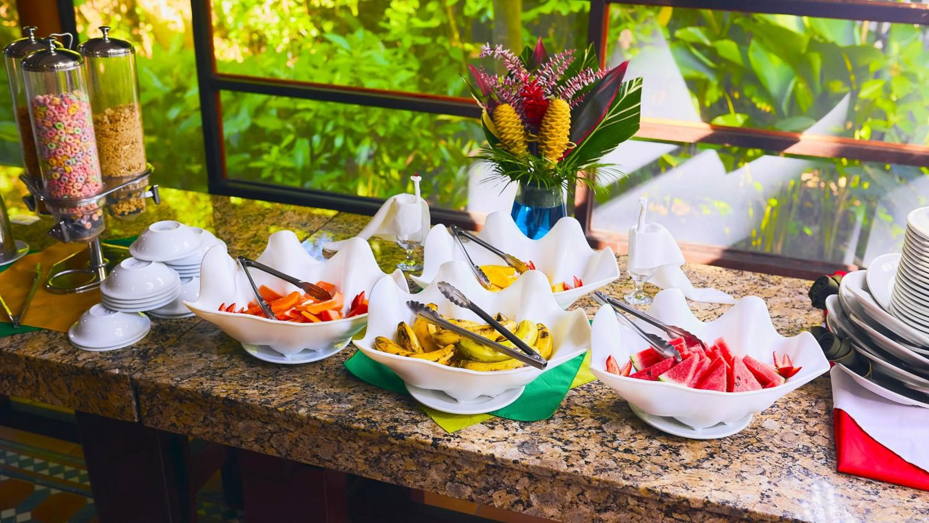 Food and drinks in Aninga Lodge