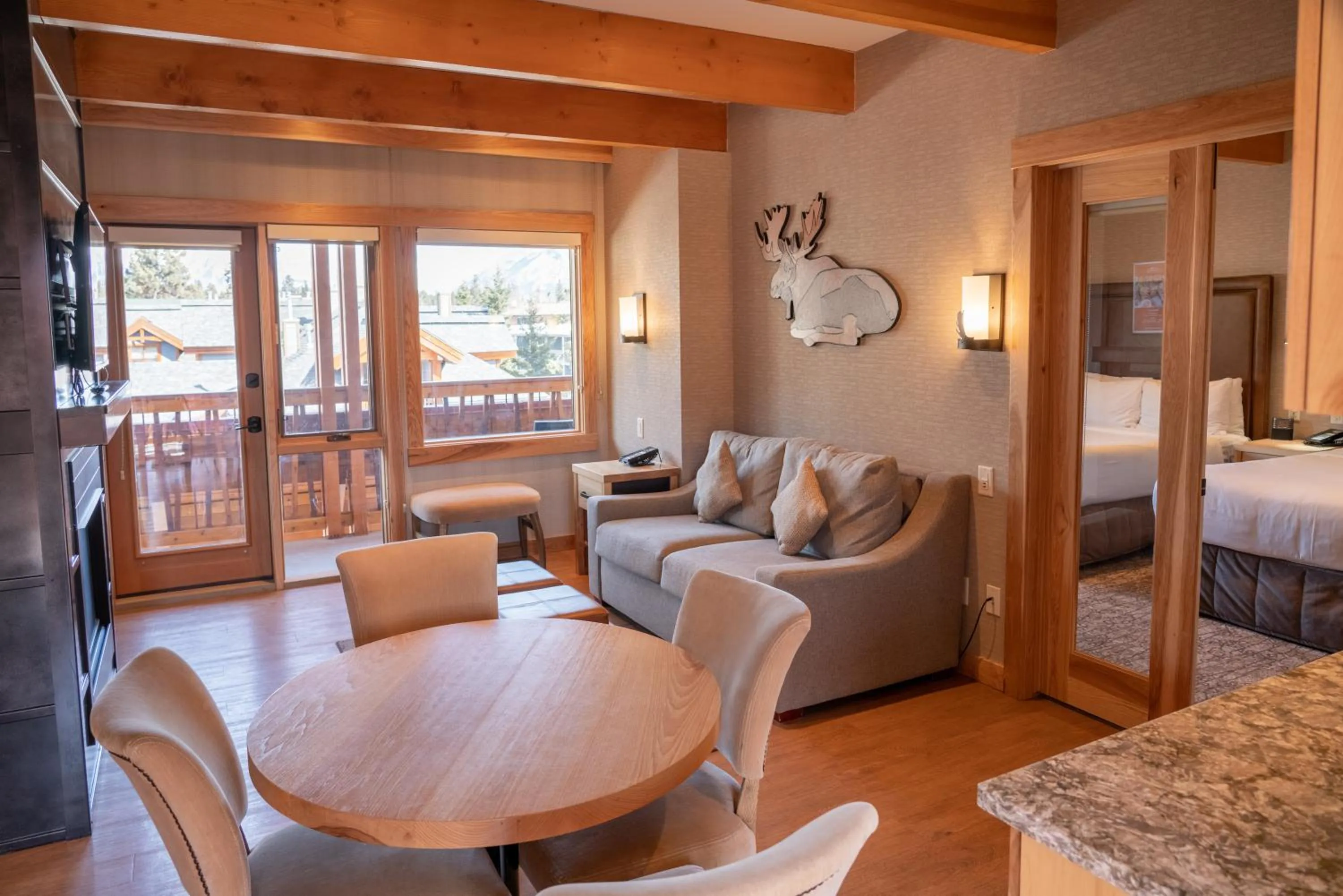 Living room in Moose Hotel and Suites