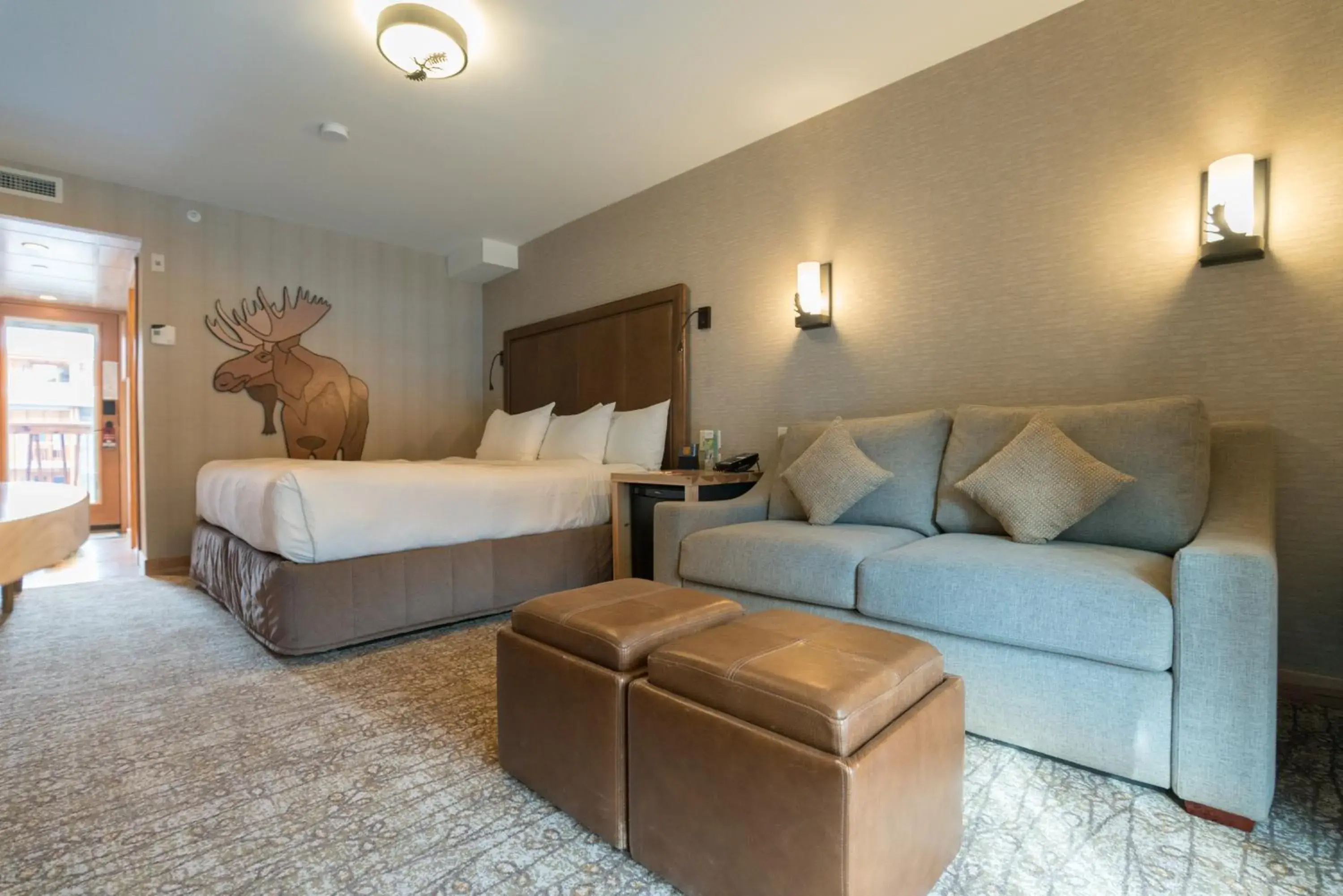 Superior King Room in Moose Hotel and Suites Superior King Room in Moose Hotel and Suites