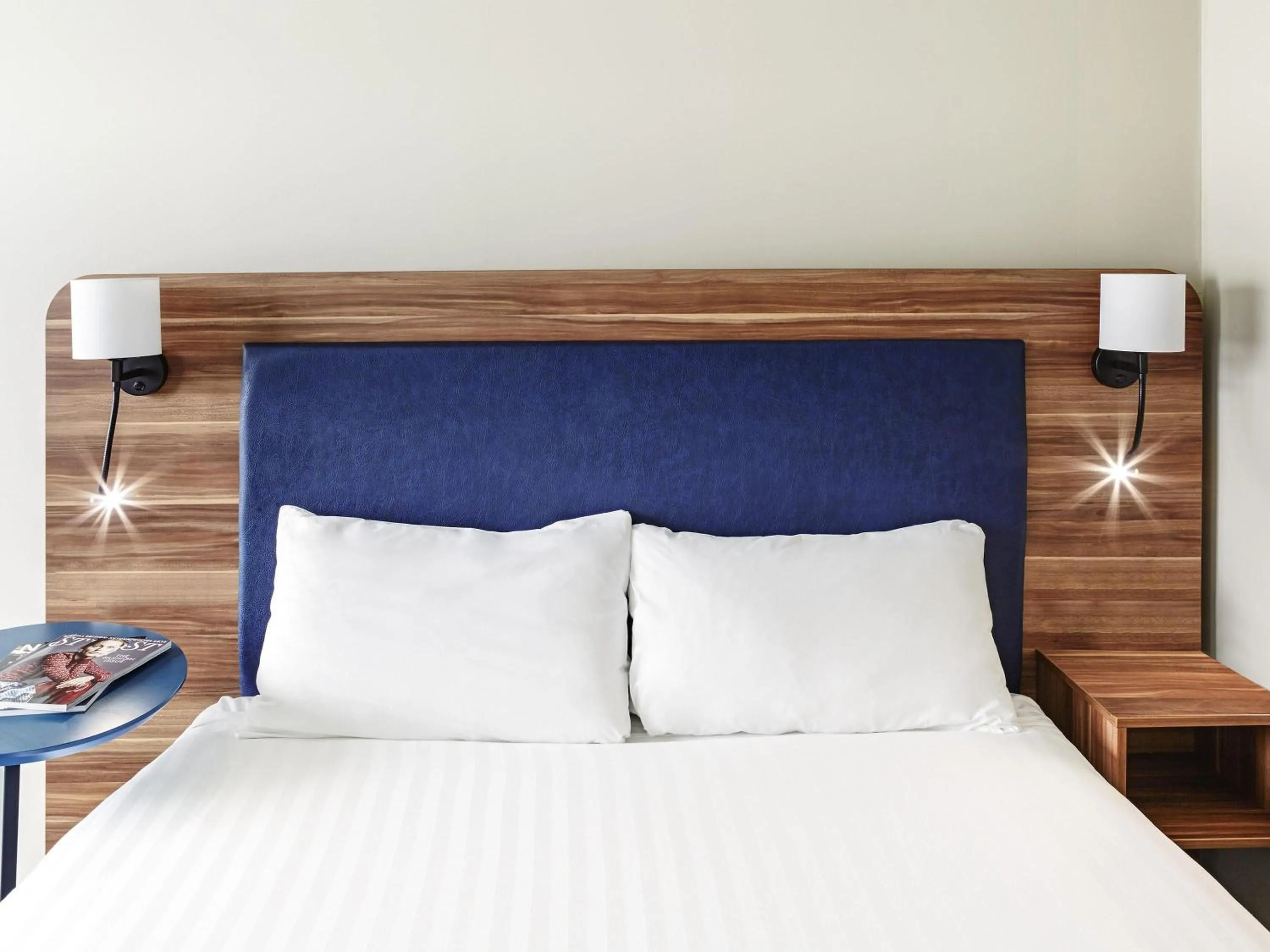 Bedroom, Bed in ibis Styles Birmingham NEC & Airport