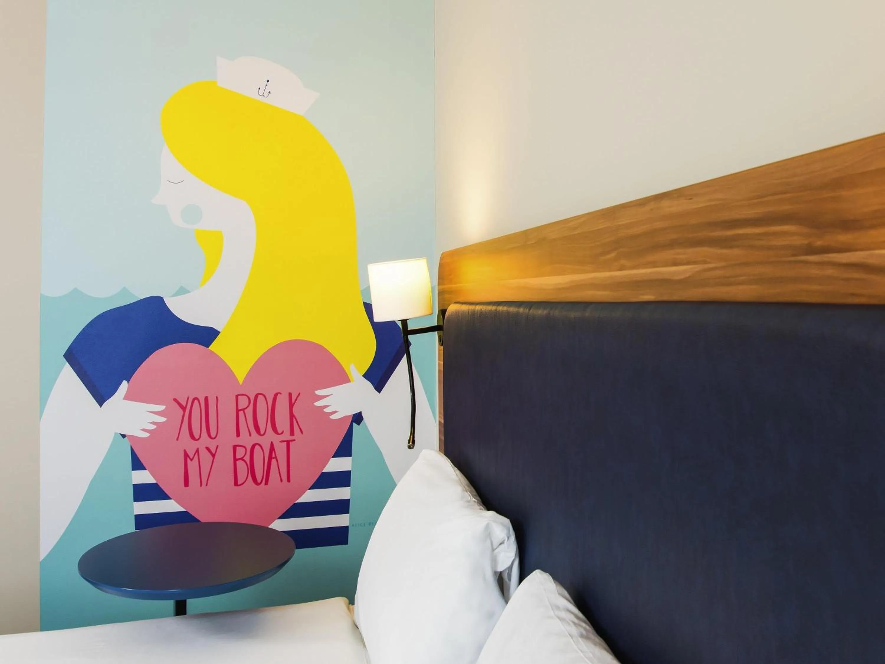 Bedroom, Bed in ibis Styles Birmingham NEC & Airport