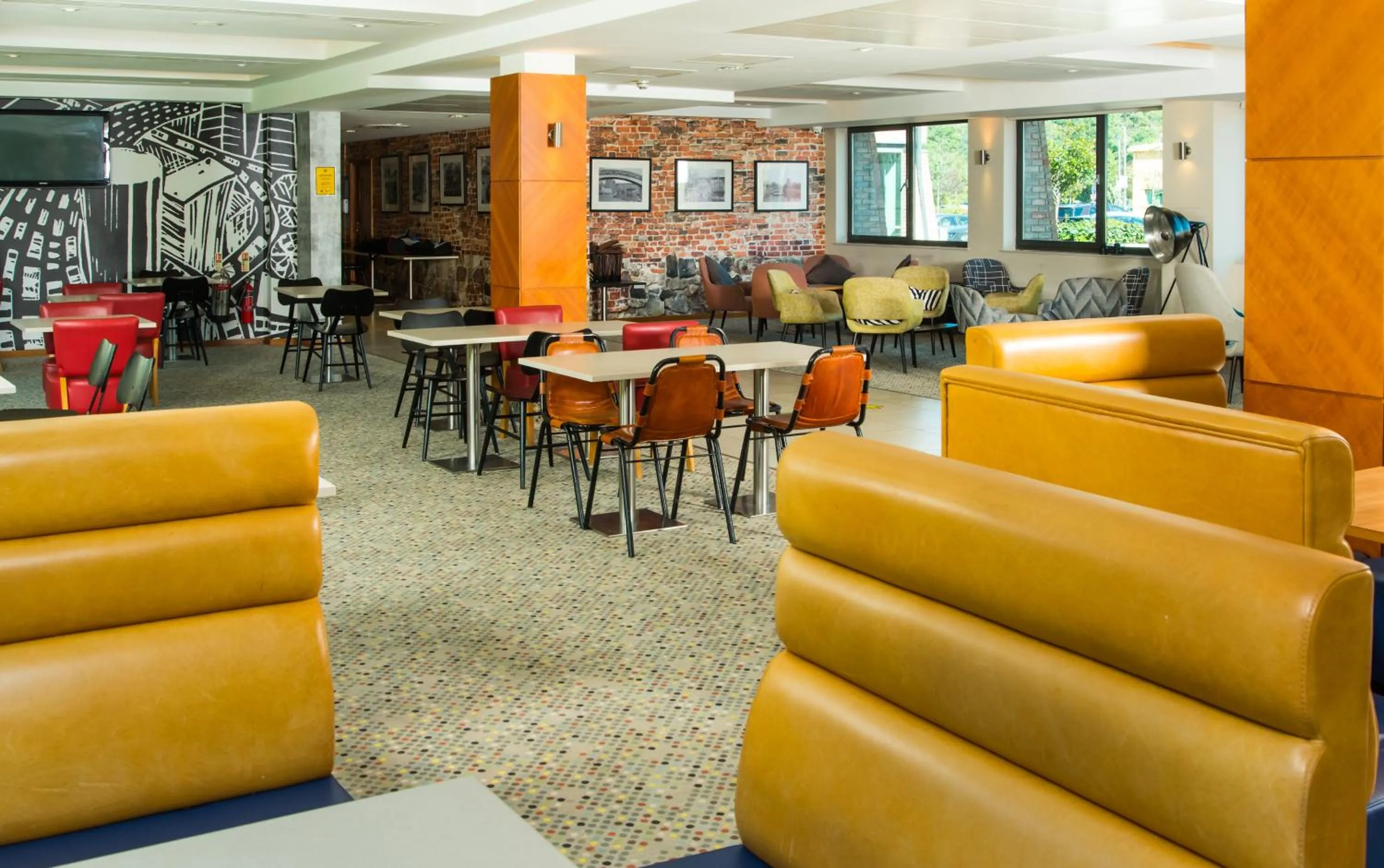 Lobby or reception in ibis Styles Birmingham NEC & Airport