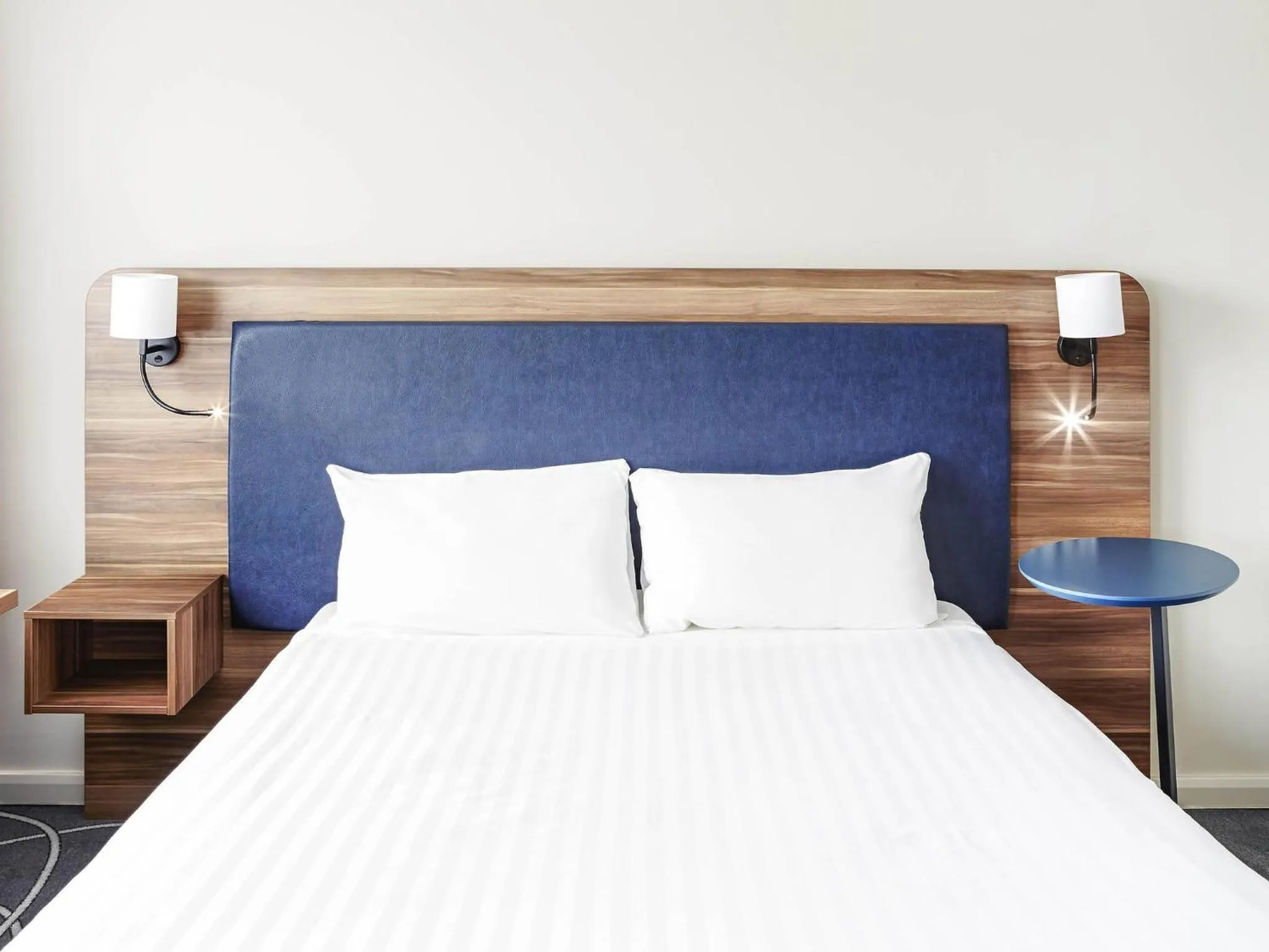 Bedroom, Bed in ibis Styles Birmingham NEC & Airport