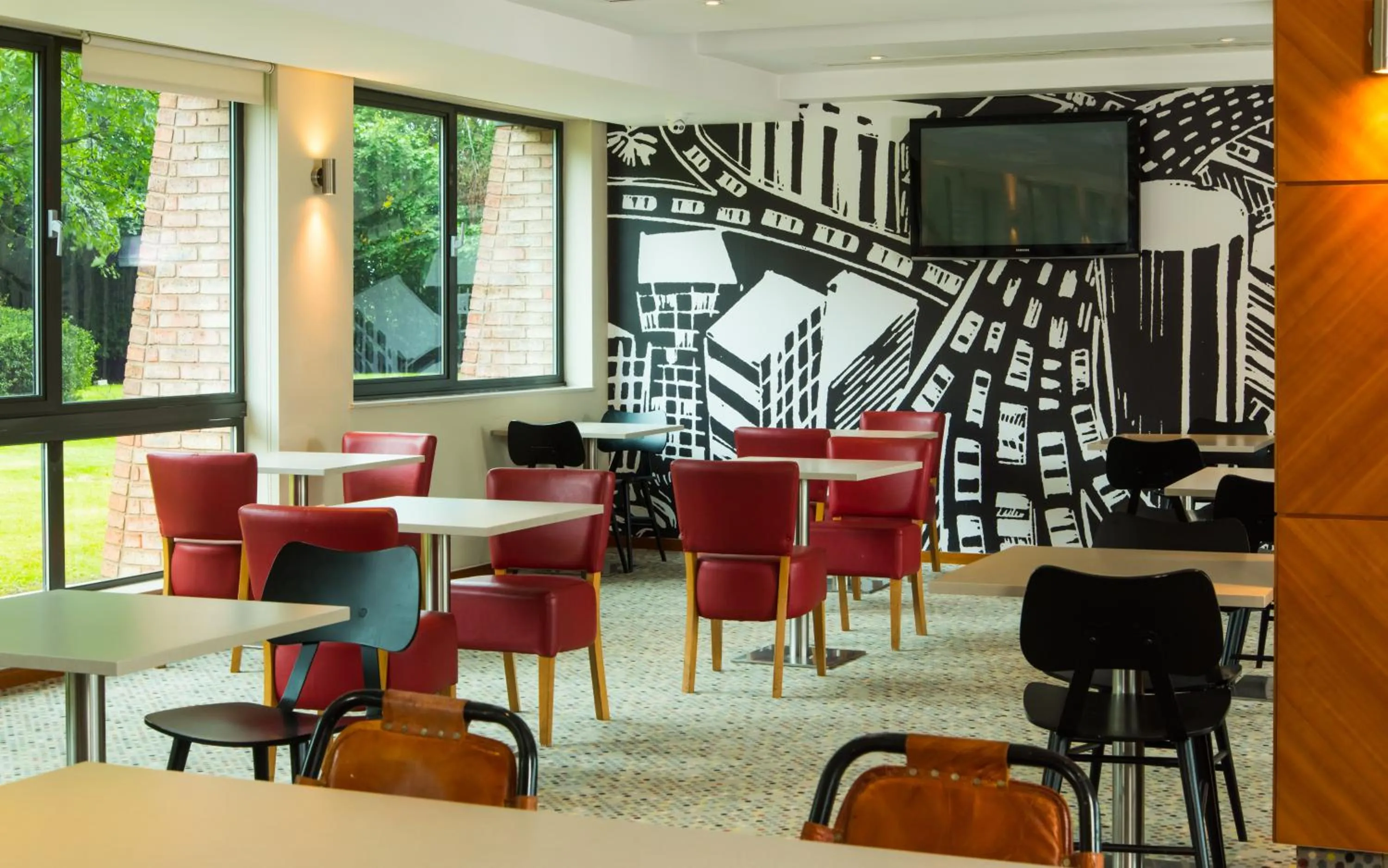 Restaurant/places to eat in ibis Styles Birmingham NEC & Airport