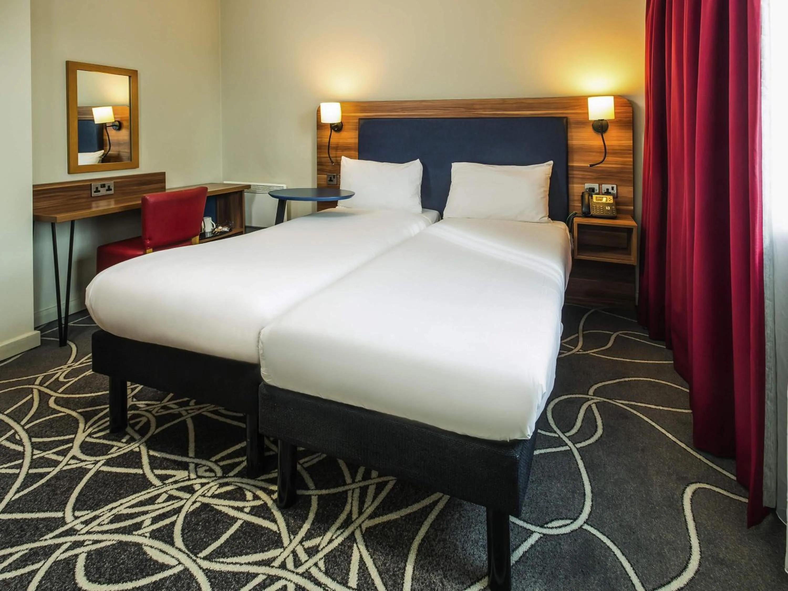 Bedroom, Bed in ibis Styles Birmingham NEC & Airport