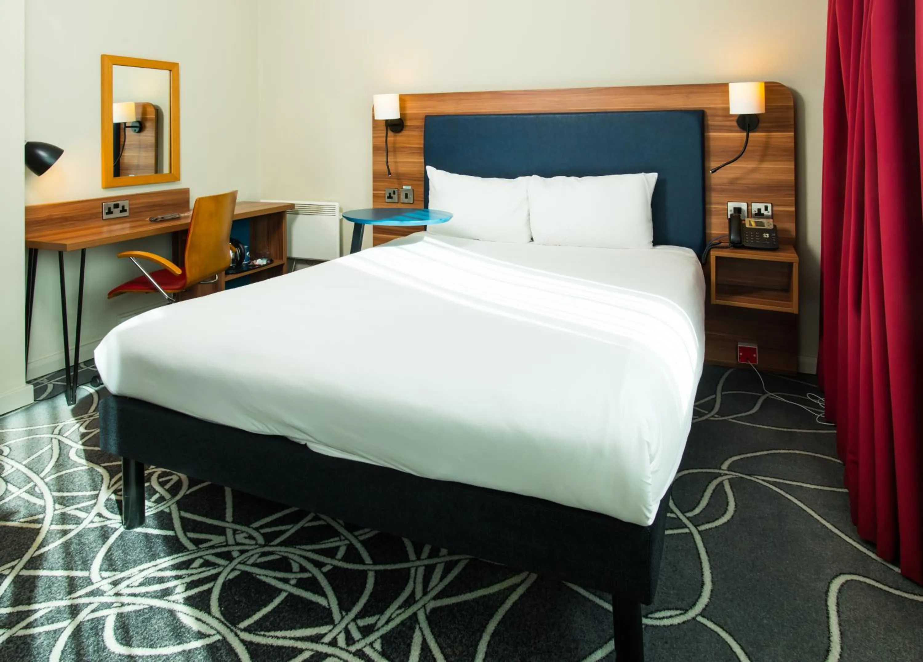 Photo of the whole room, Bed in ibis Styles Birmingham NEC & Airport