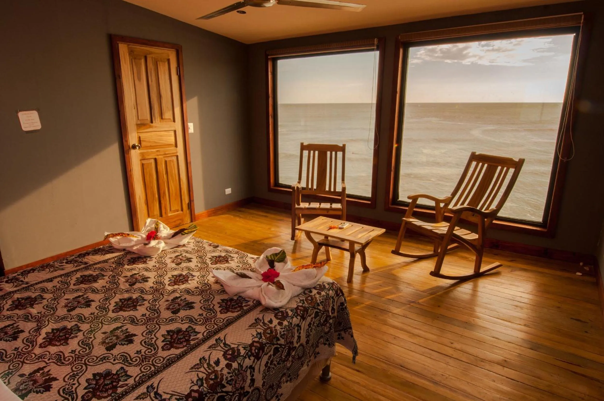 Chalet in Magnific Rock - Surf Resort & Yoga Retreat Nicaragua