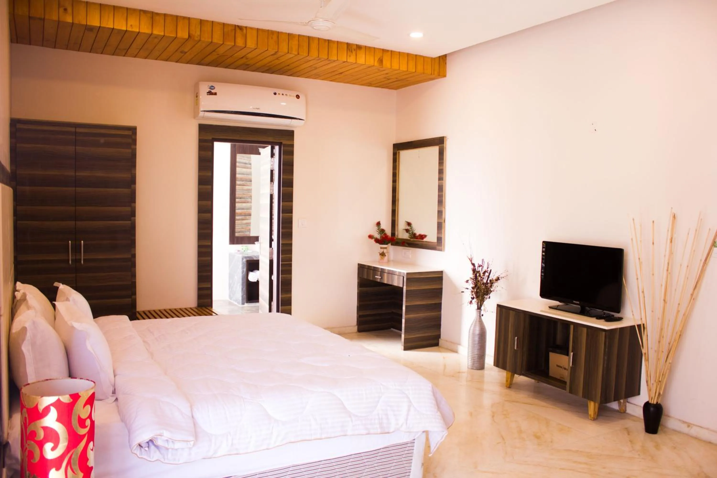 Bed in Riverarch Greenfields Resort