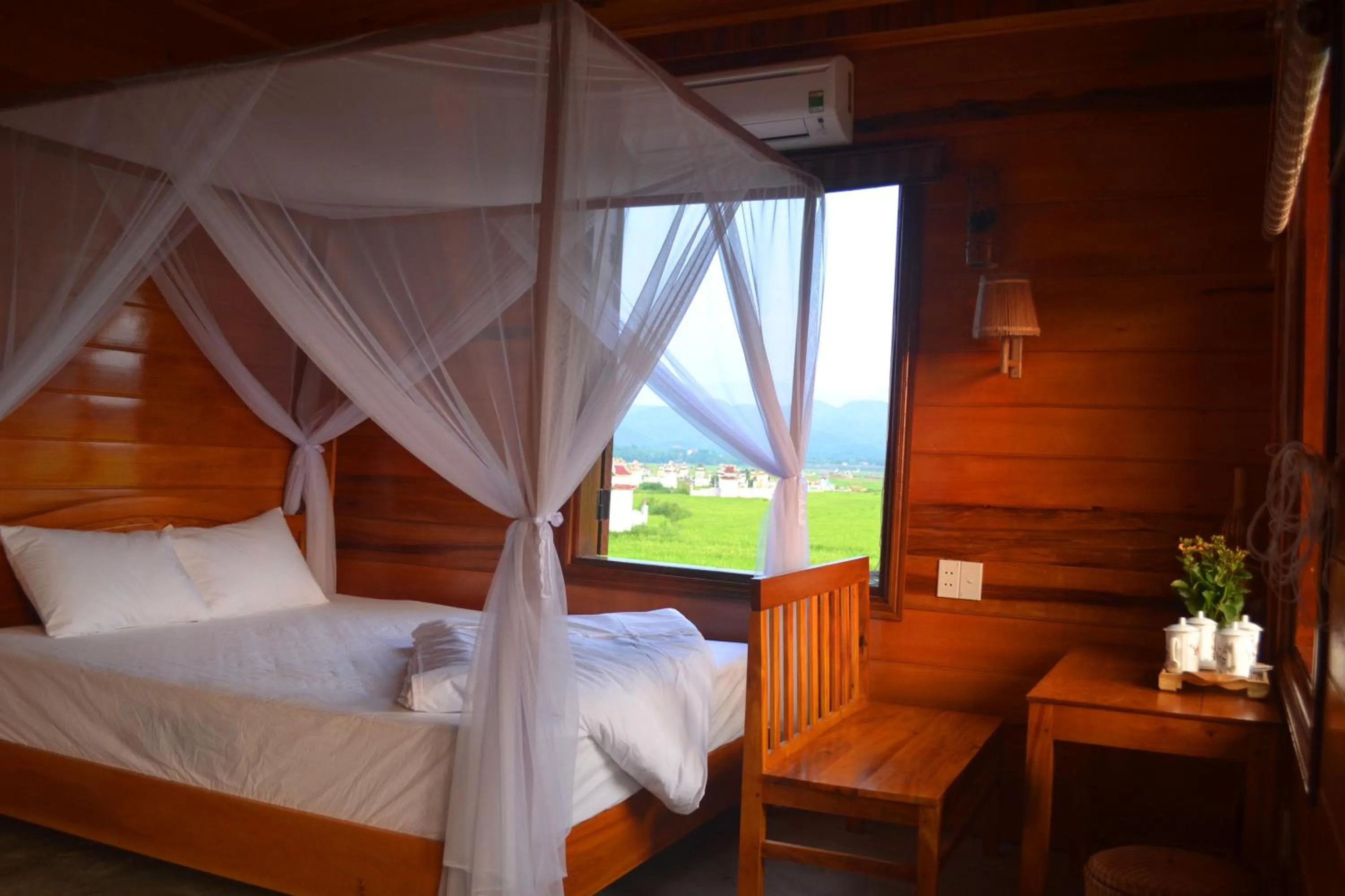 Bed in Jungle Boss Travel Lodge