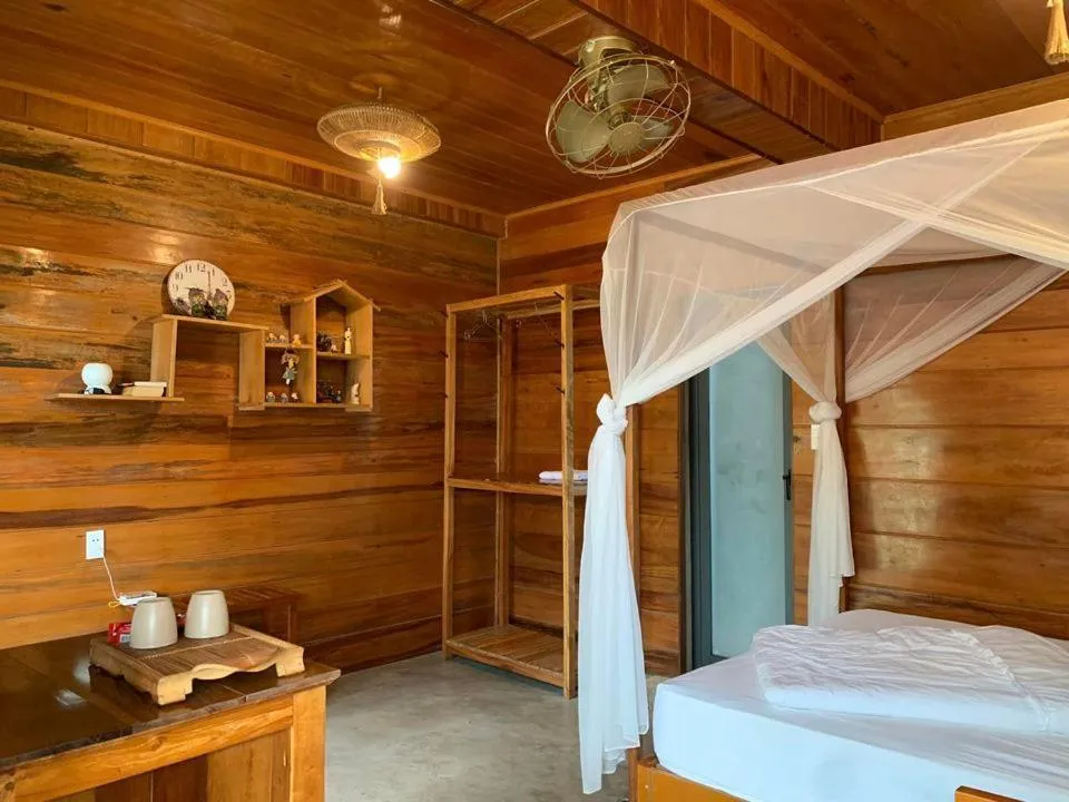 Bed in Jungle Boss Travel Lodge