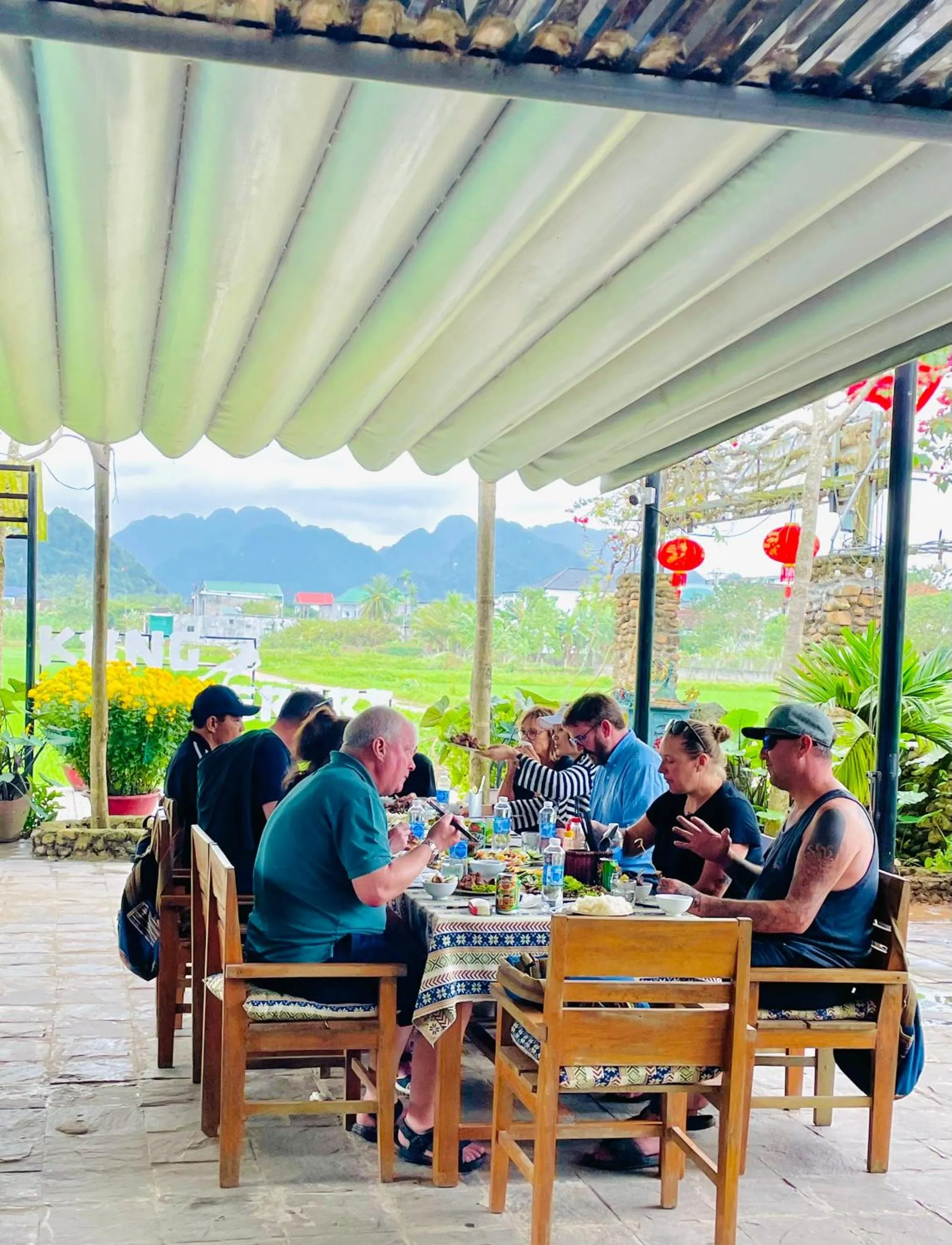 Jungle Boss Travel Lodge