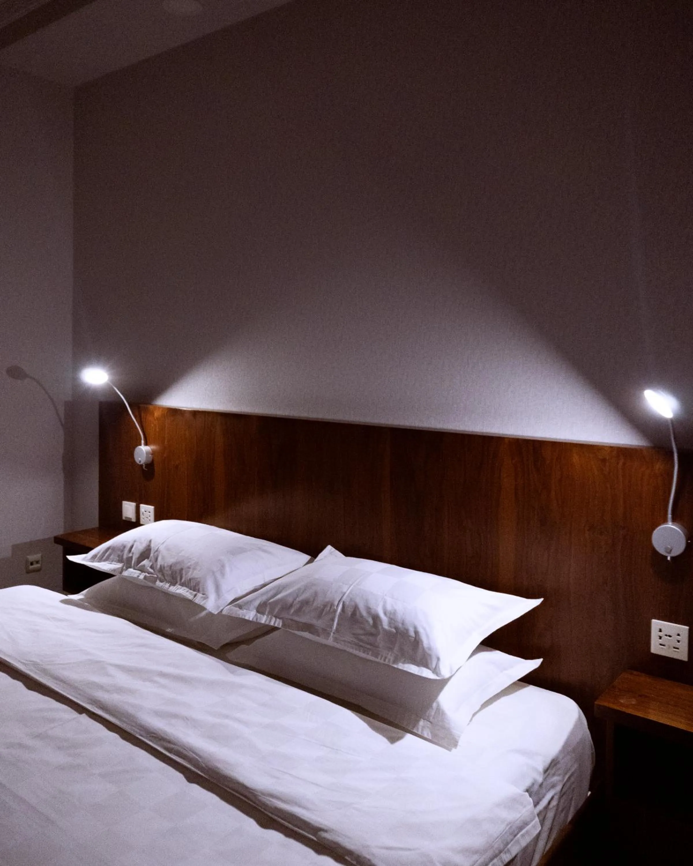 Bedroom, Bed in Omar Khayyam Hotel