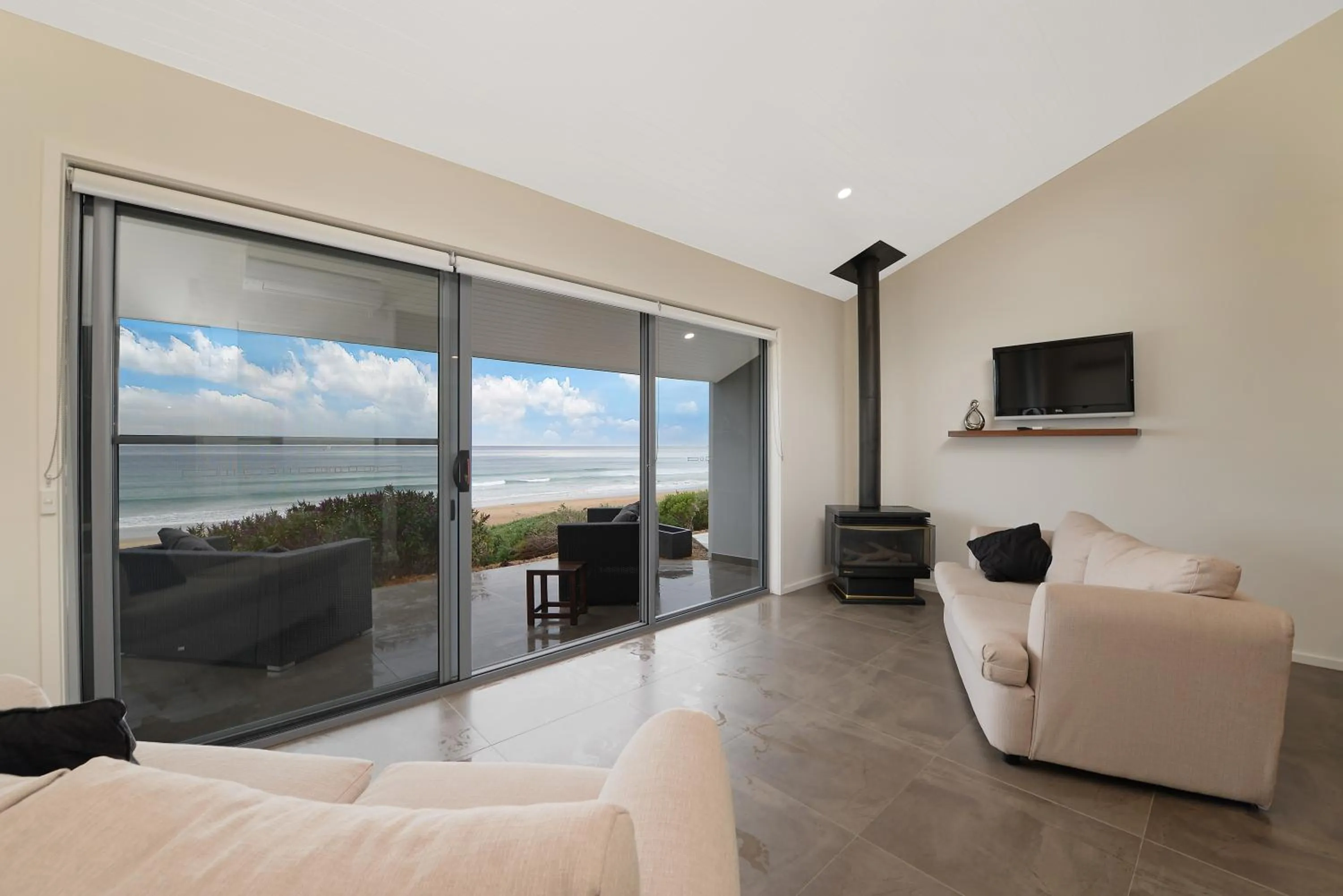 Living room in Seafarers Getaway