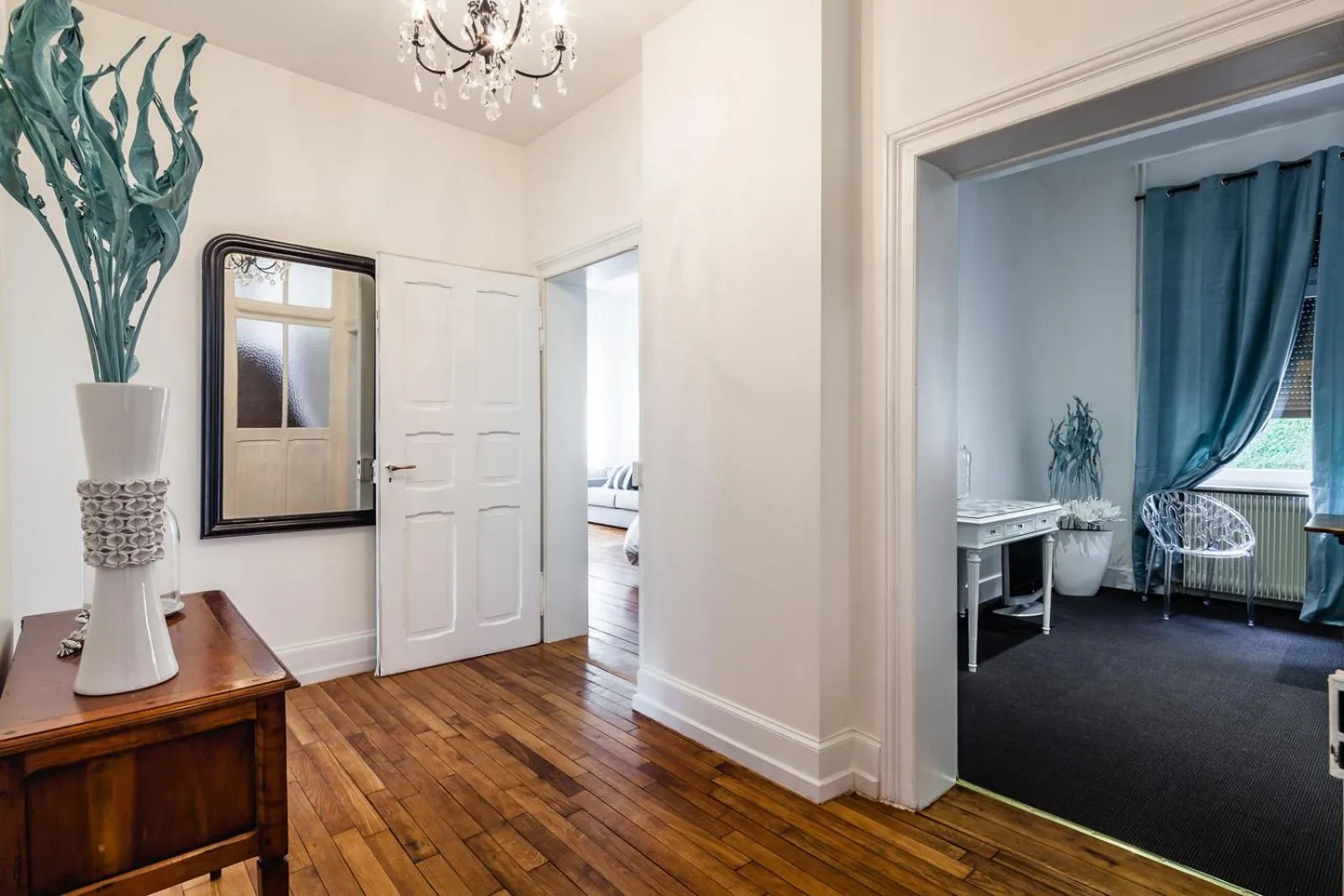 Lobby or reception in Chambre d'hôtes Du côté des remparts