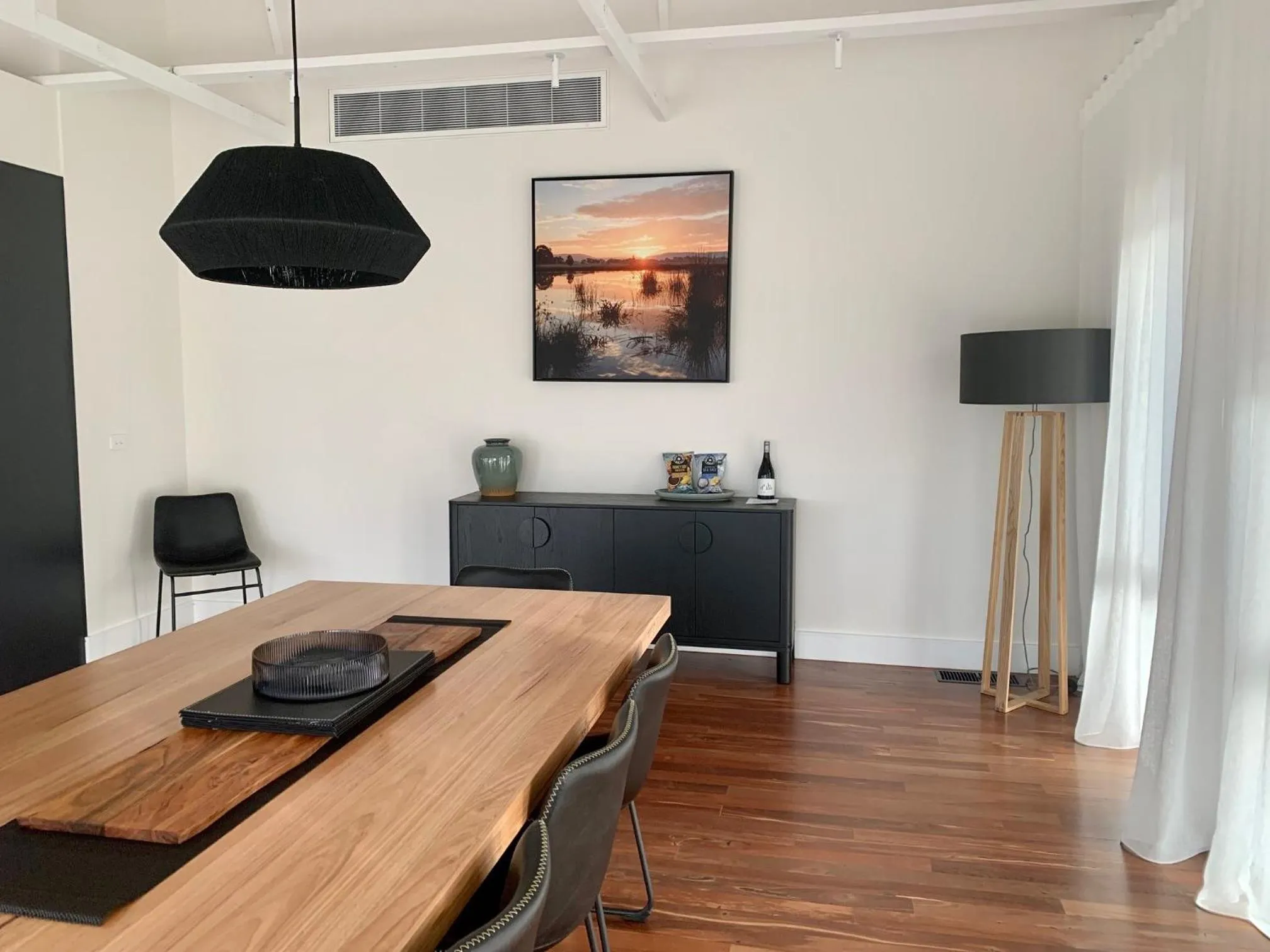 Dining area in Yering Gorge Cottages