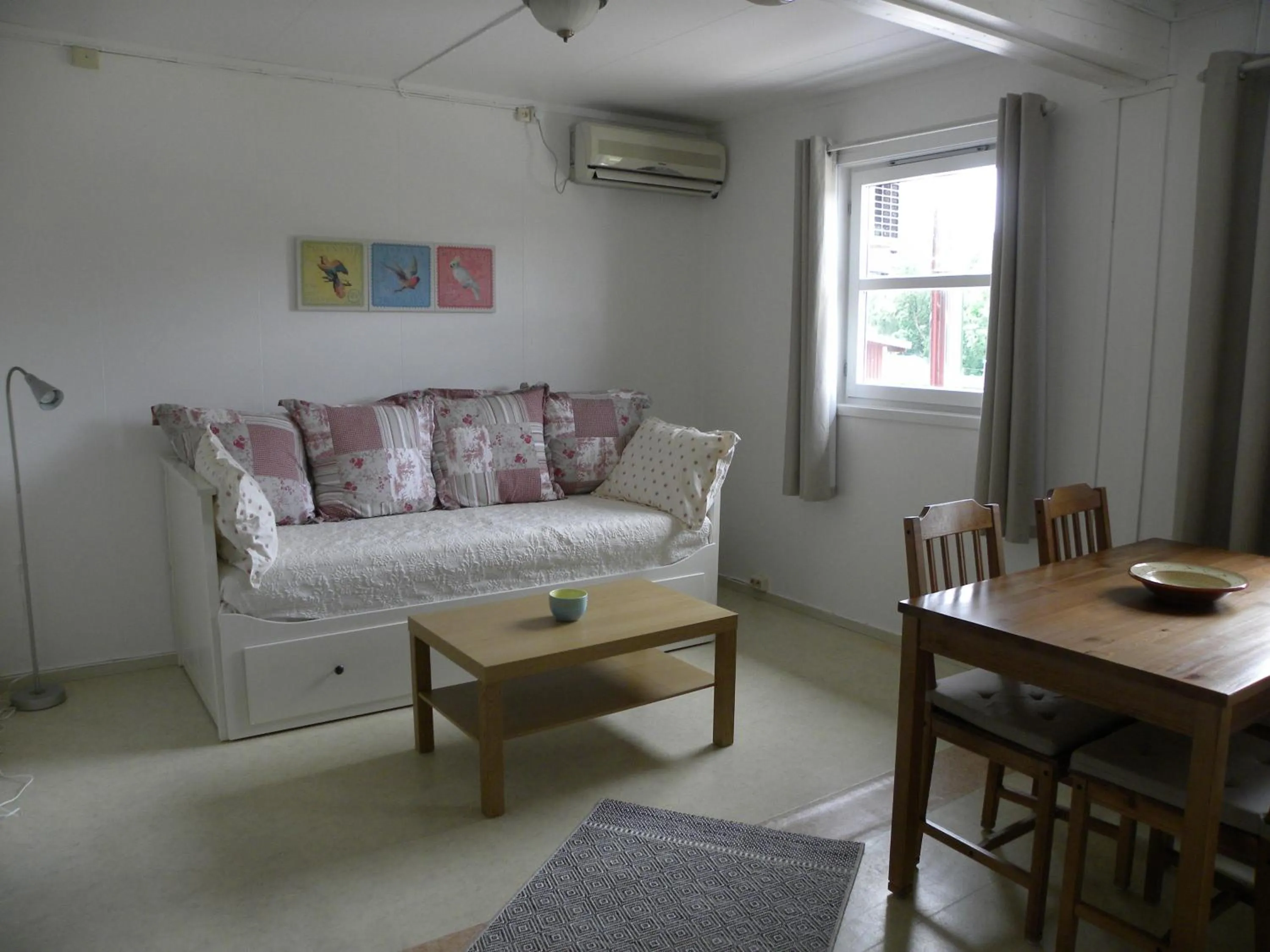 Photo of the whole room, Bed in Hillesgården