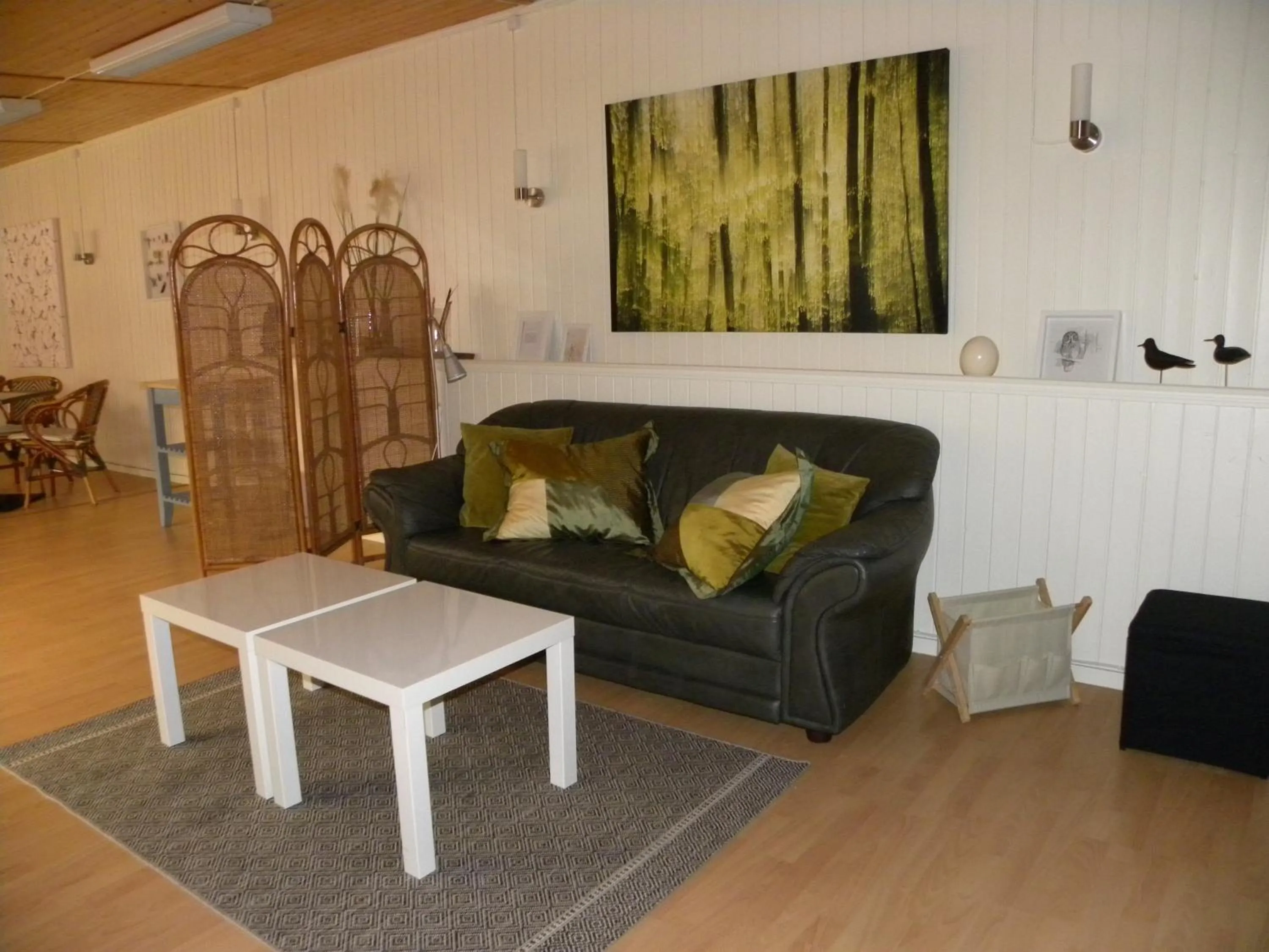 Communal lounge/ TV room in Hillesgården