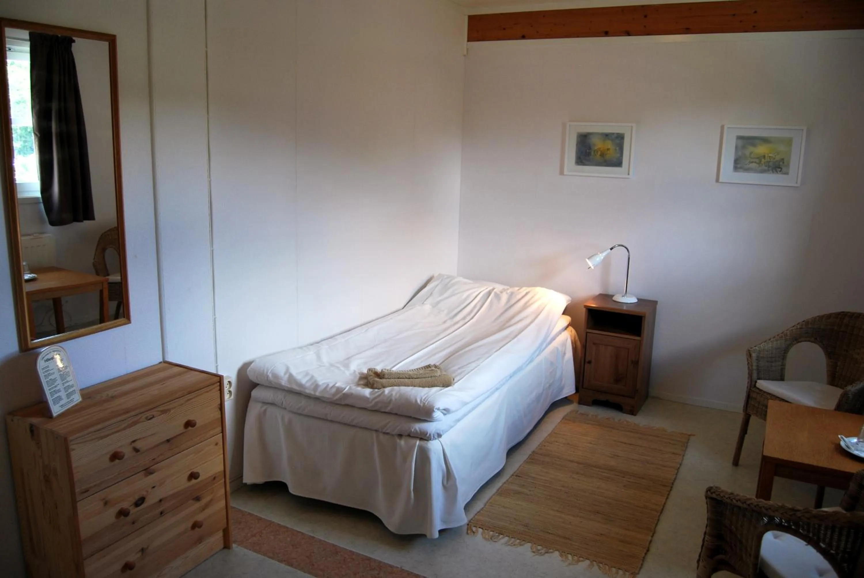 Property building, Bed in Hillesgården