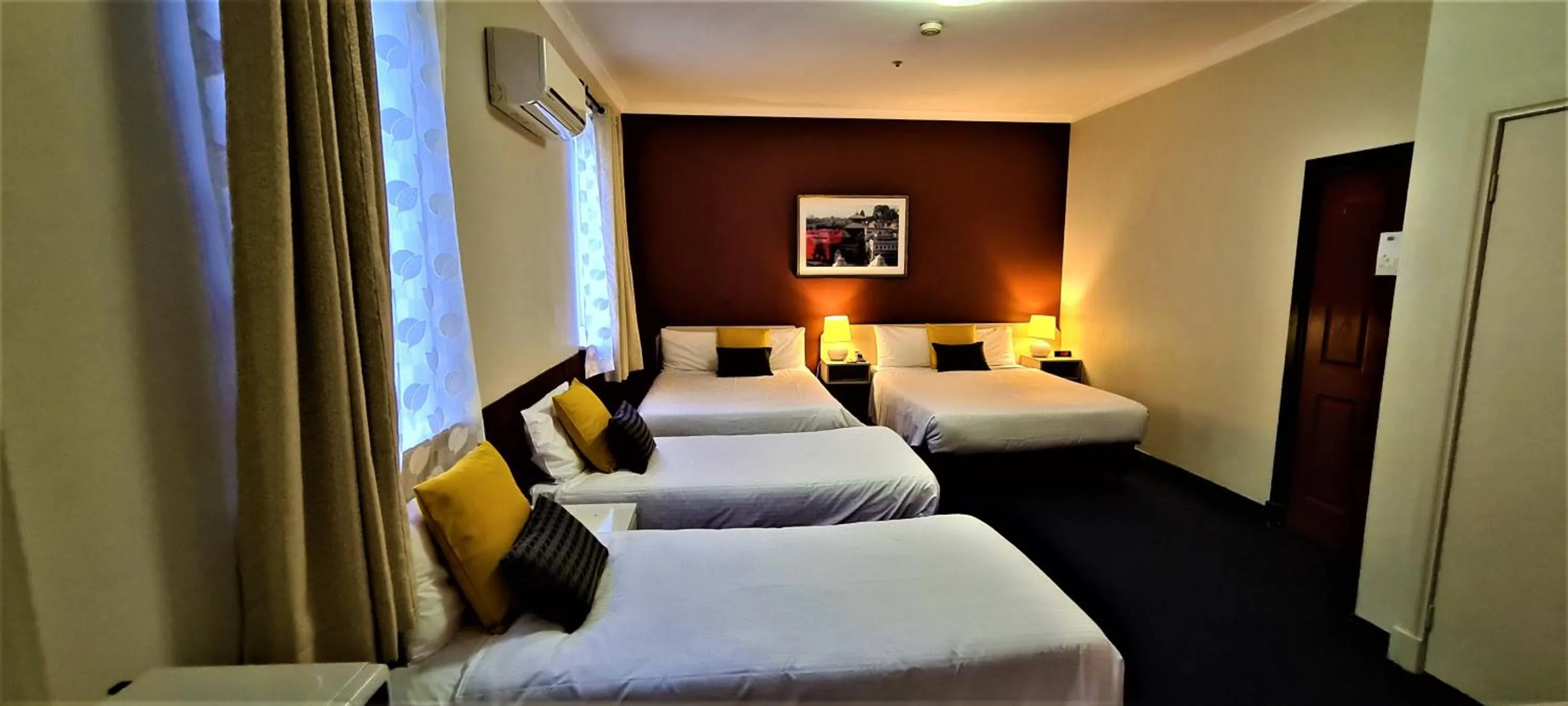 Photo of the whole room, Bed in Brunswick Tower Hotel