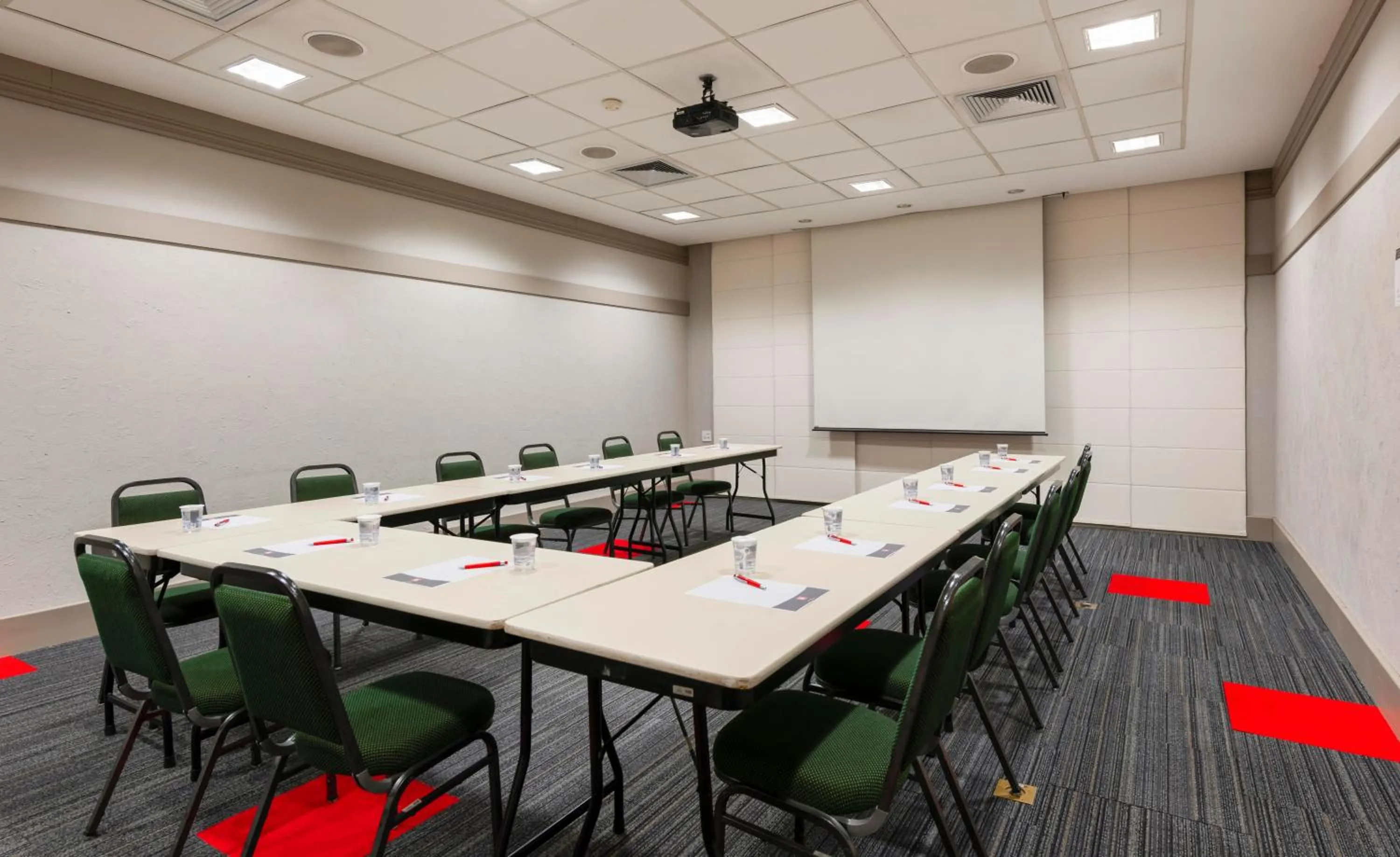 Business facilities in Ibis São Carlos