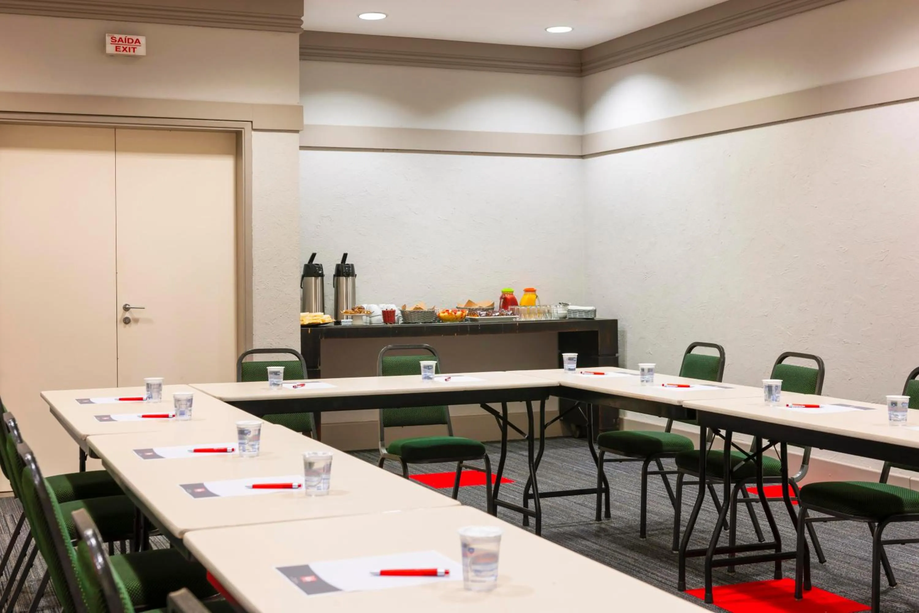 Business facilities in Ibis São Carlos