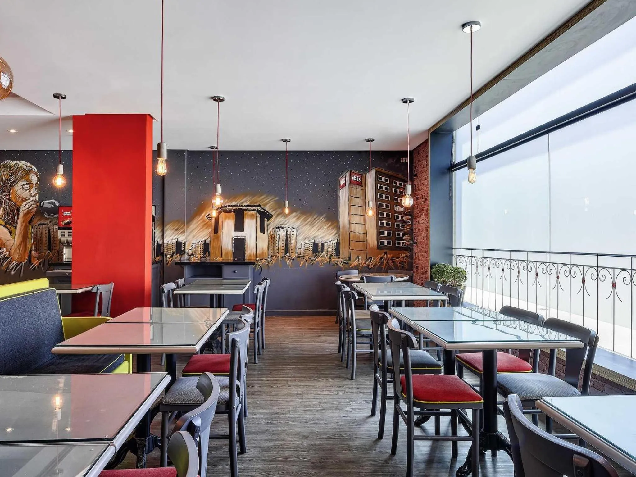 Restaurant/places to eat in ibis Taubate