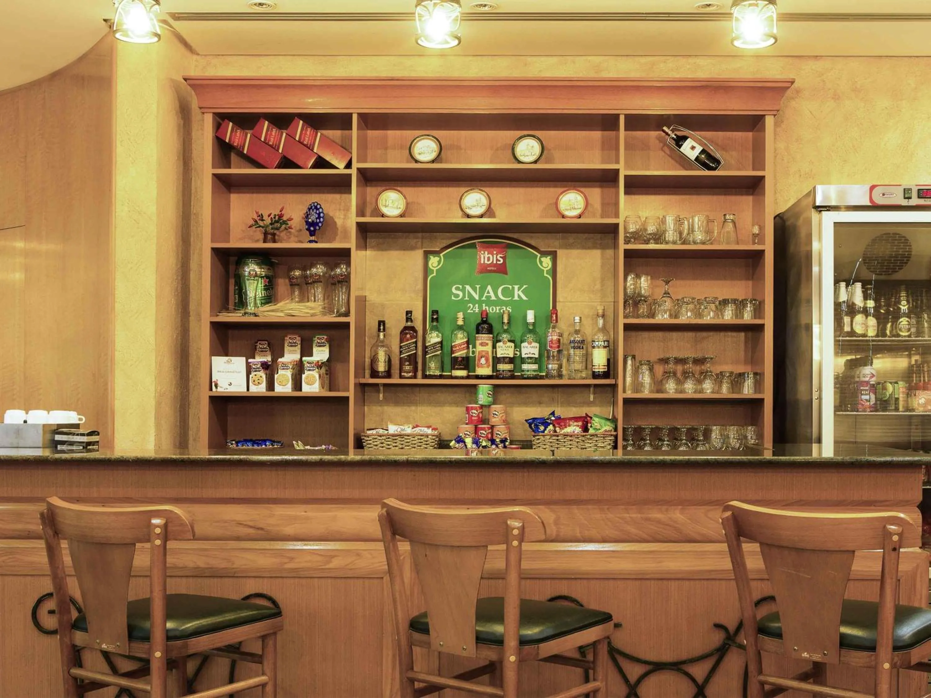 Restaurant/places to eat in ibis Taubate