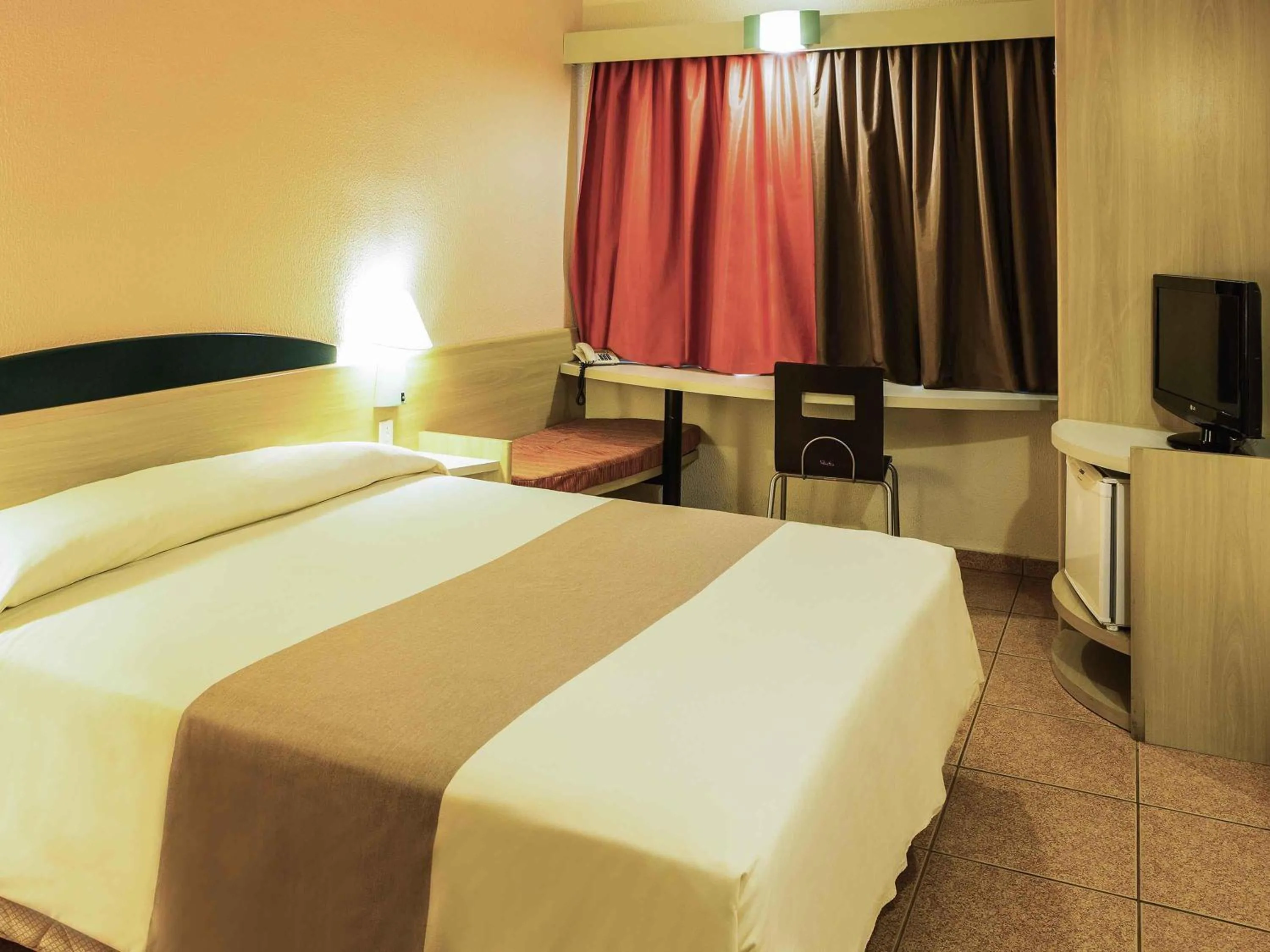 Property building, Bed in ibis Taubate