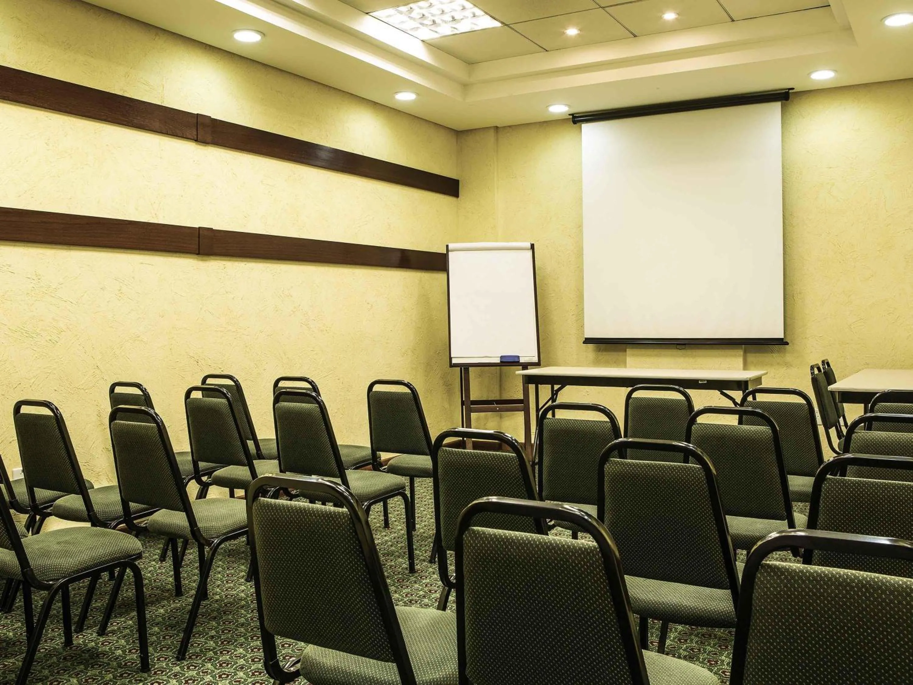 Meeting/conference room in ibis Taubate