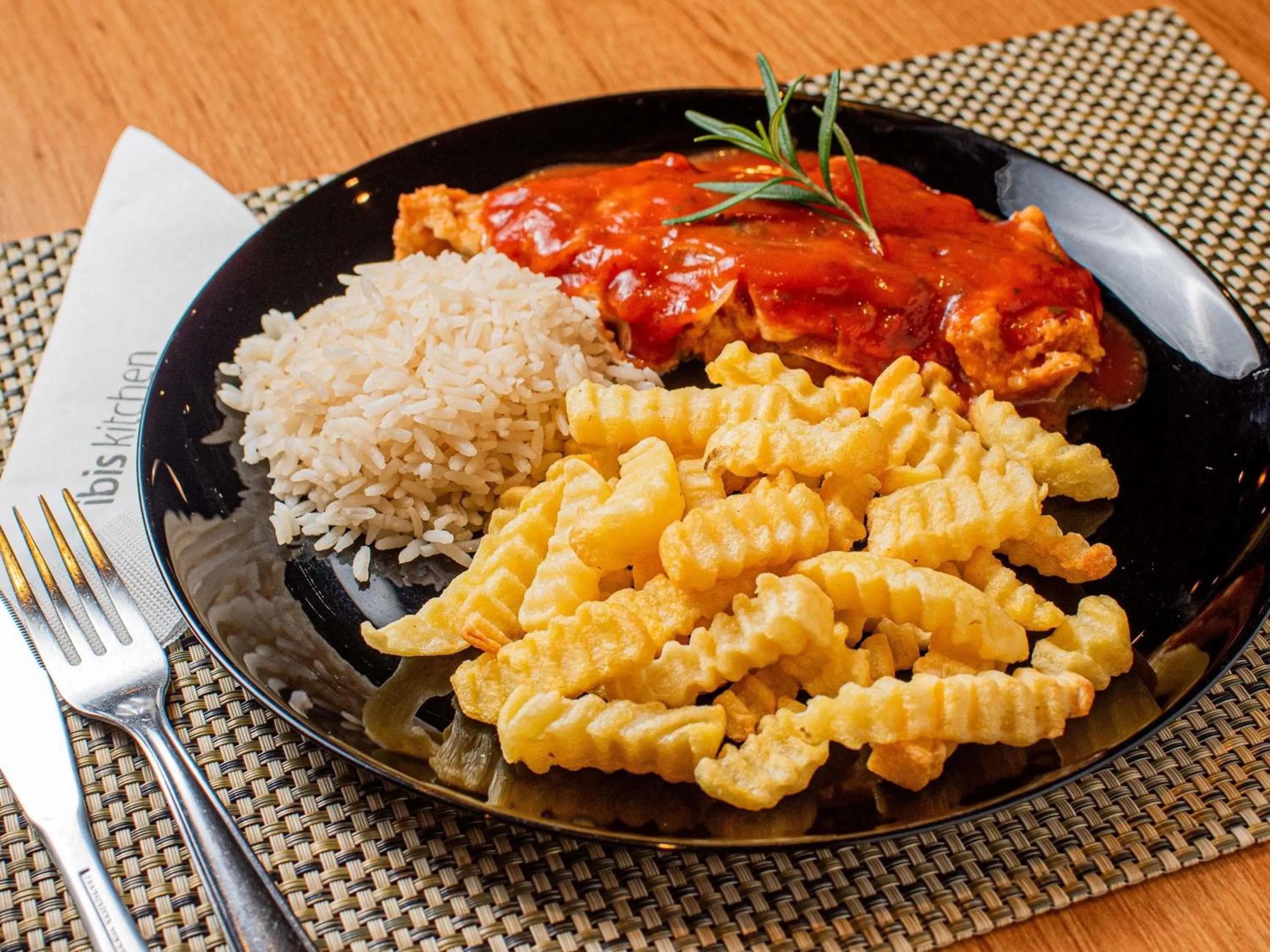 Restaurant/places to eat in ibis Joinville