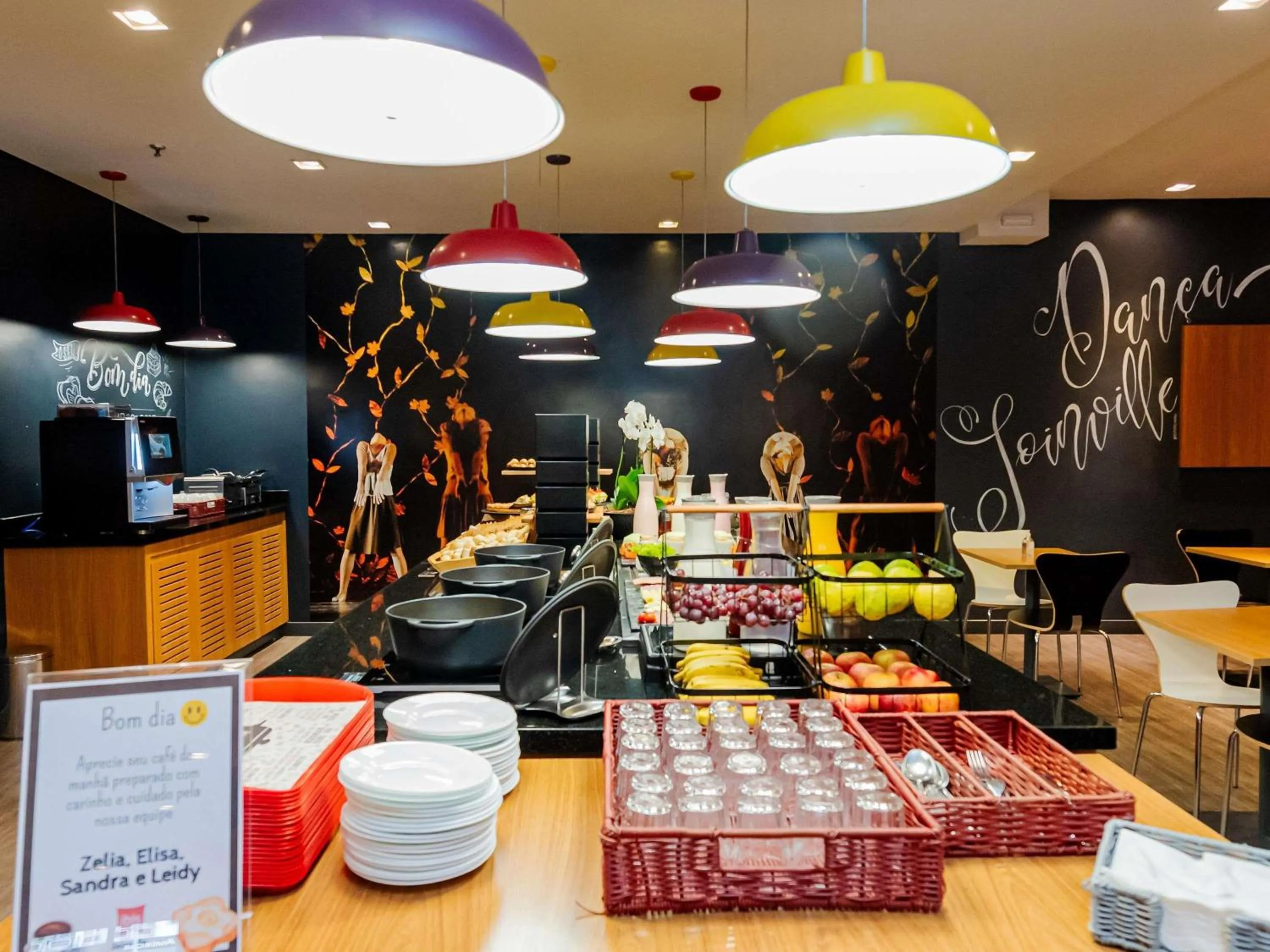 Restaurant/places to eat in ibis Joinville