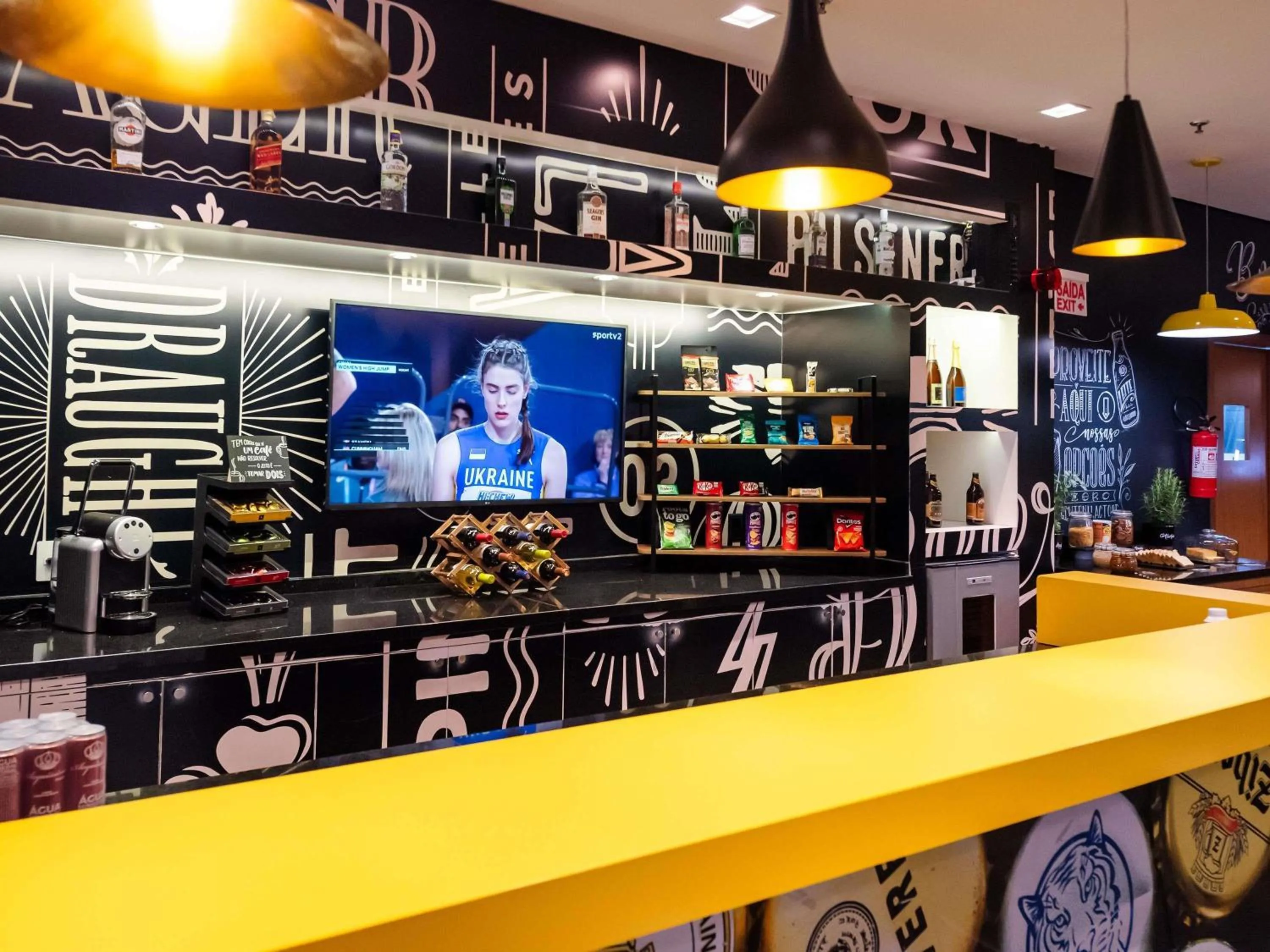 Lounge or bar in ibis Joinville