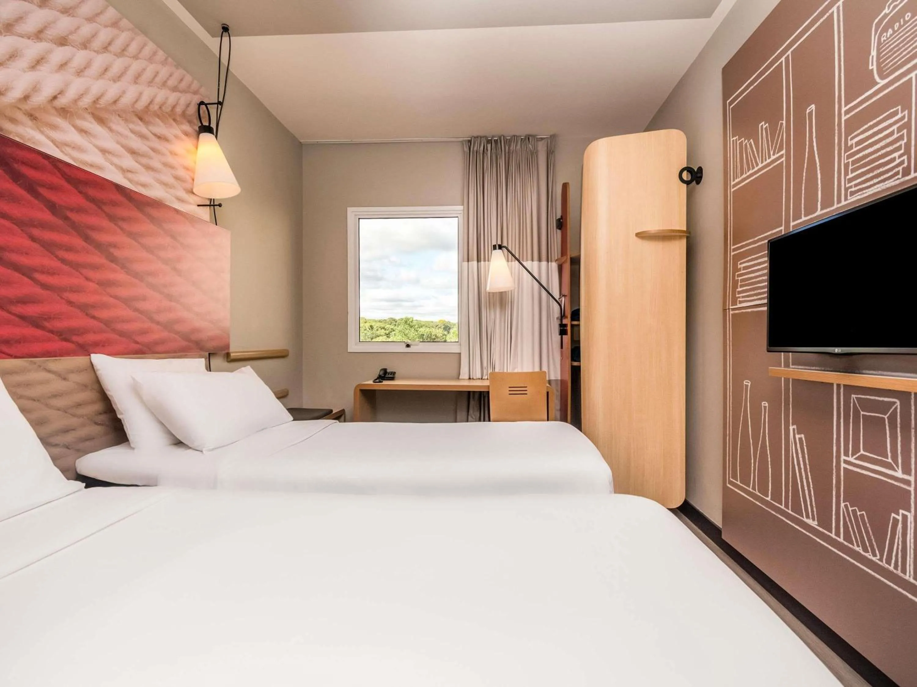 Bedroom, Bed in ibis Campo Grande