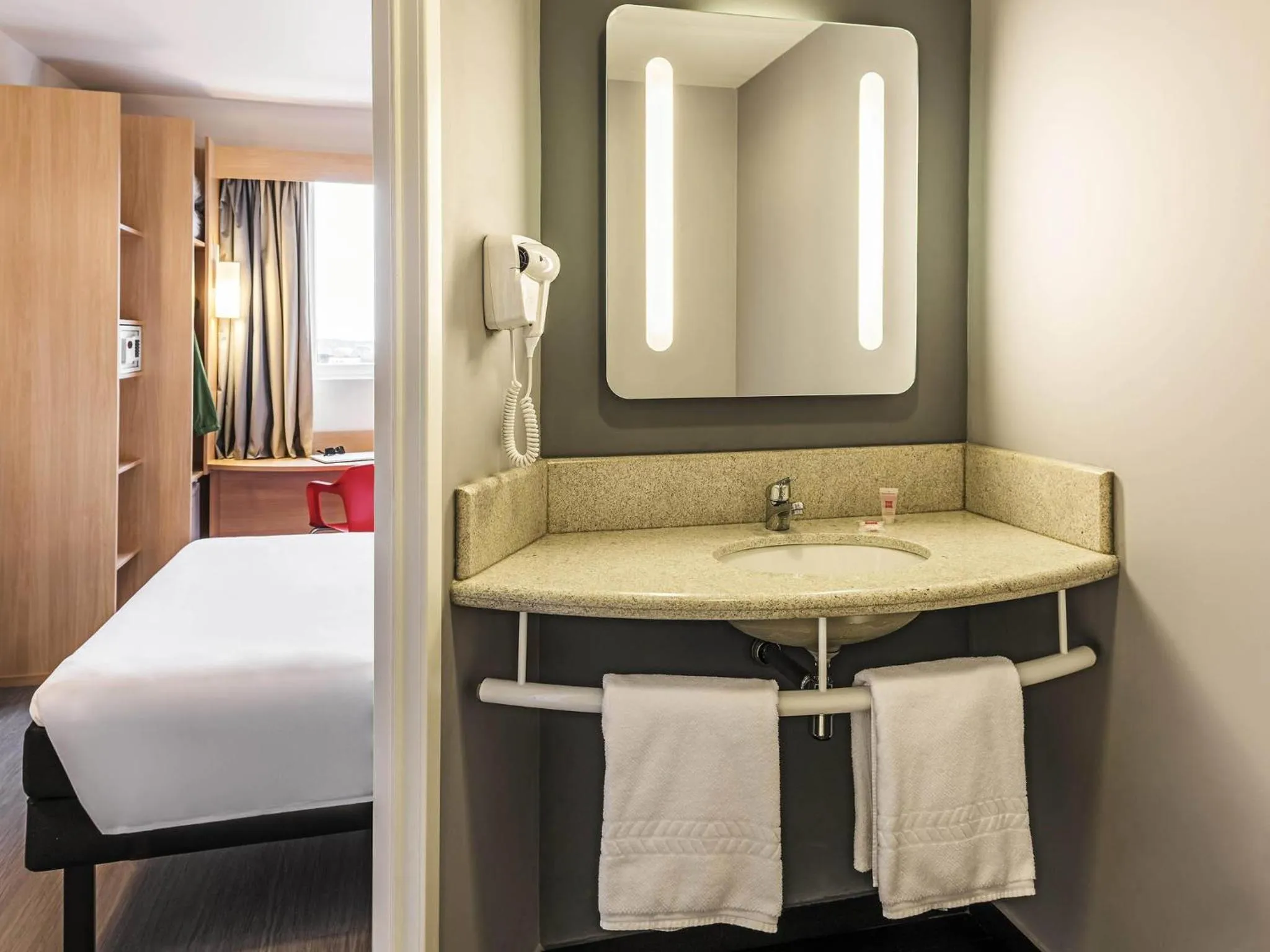 Bedroom, Bed in ibis Chapeco