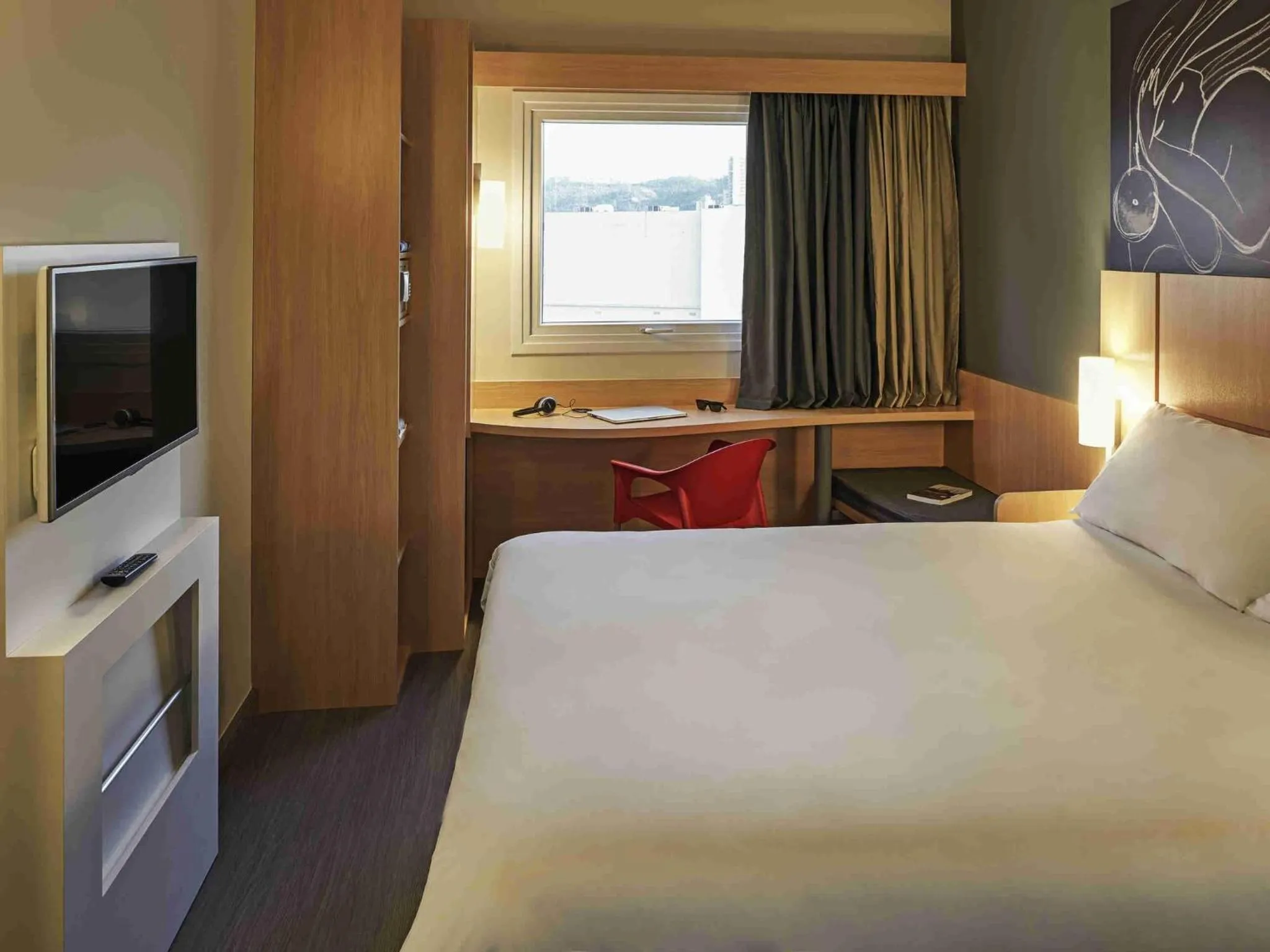 Bedroom, Bed in ibis Jundiai Shopping