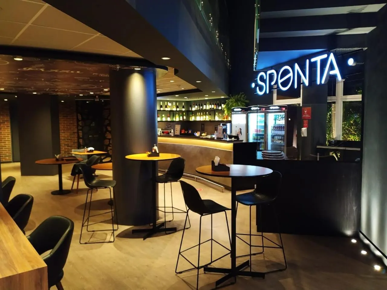 Restaurant/places to eat in ibis Jundiai Shopping