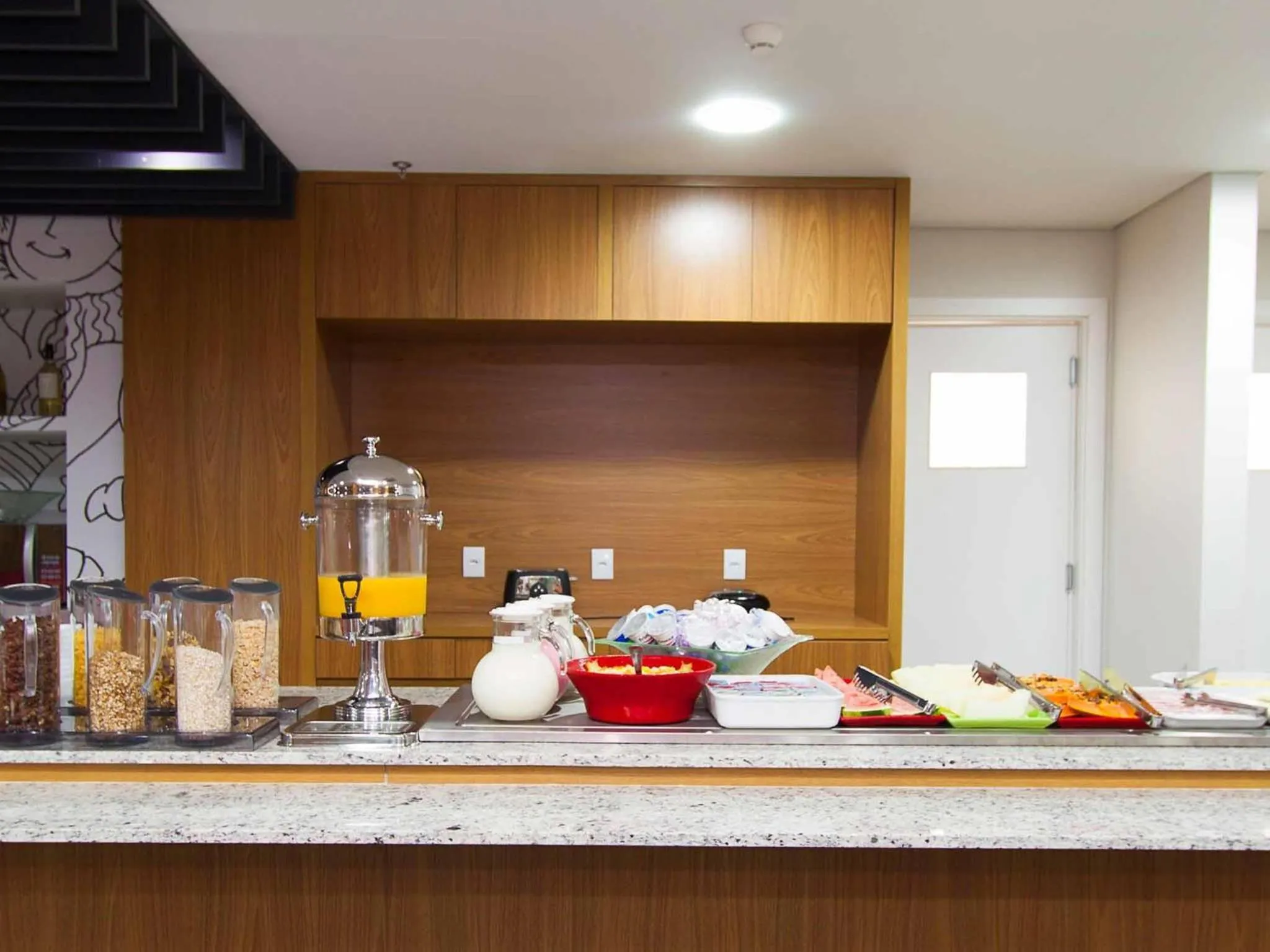 Restaurant/places to eat in ibis Cascavel