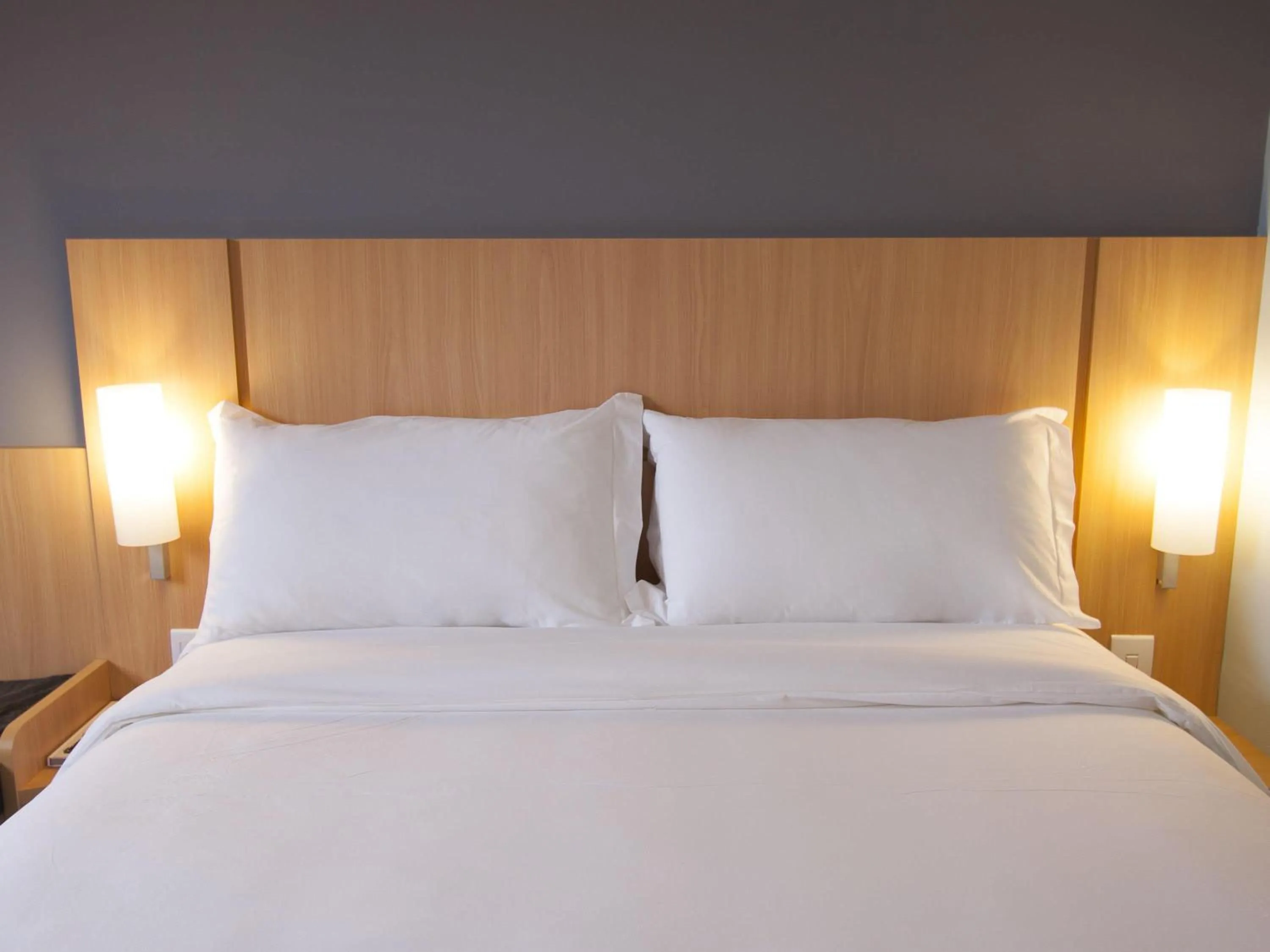 Bedroom, Bed in ibis Cascavel