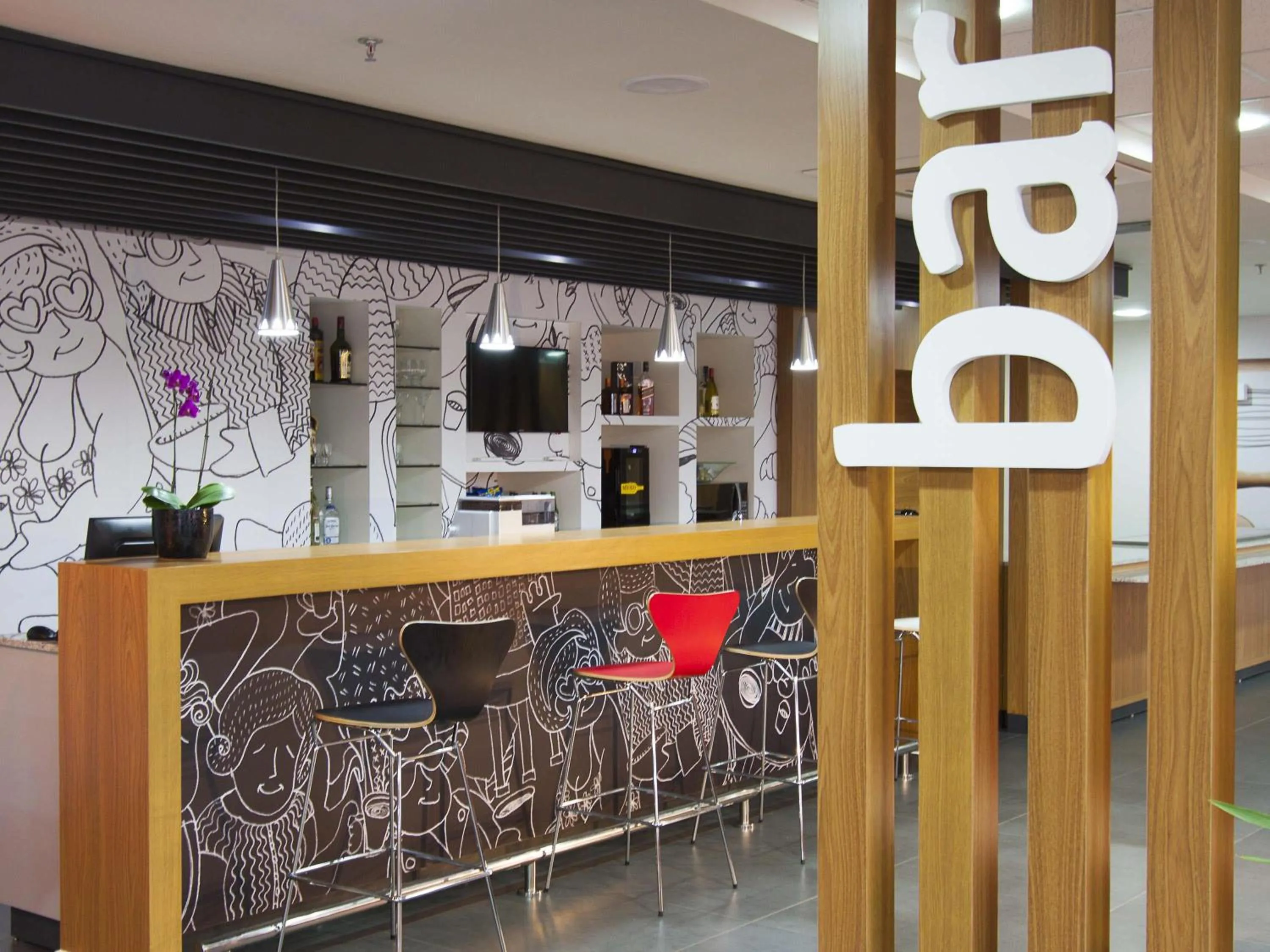 Lounge or bar in ibis Cascavel