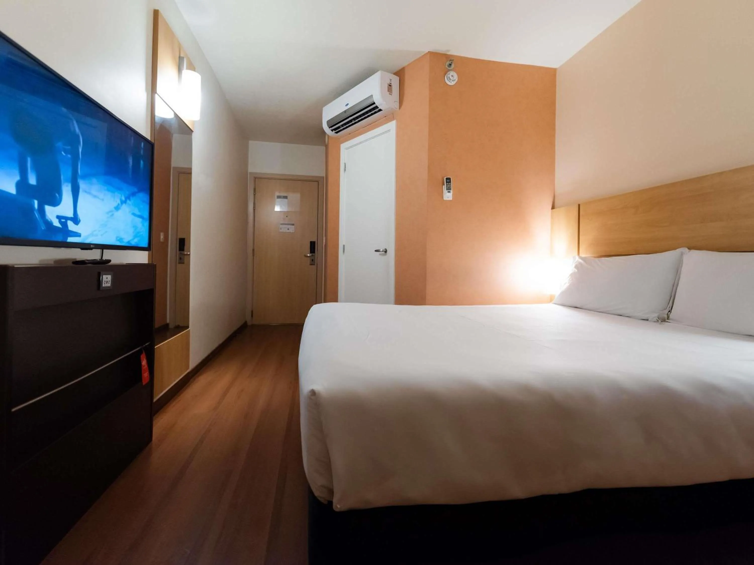 Bedroom, Bed in ibis Porto Alegre Moinhos de Vento