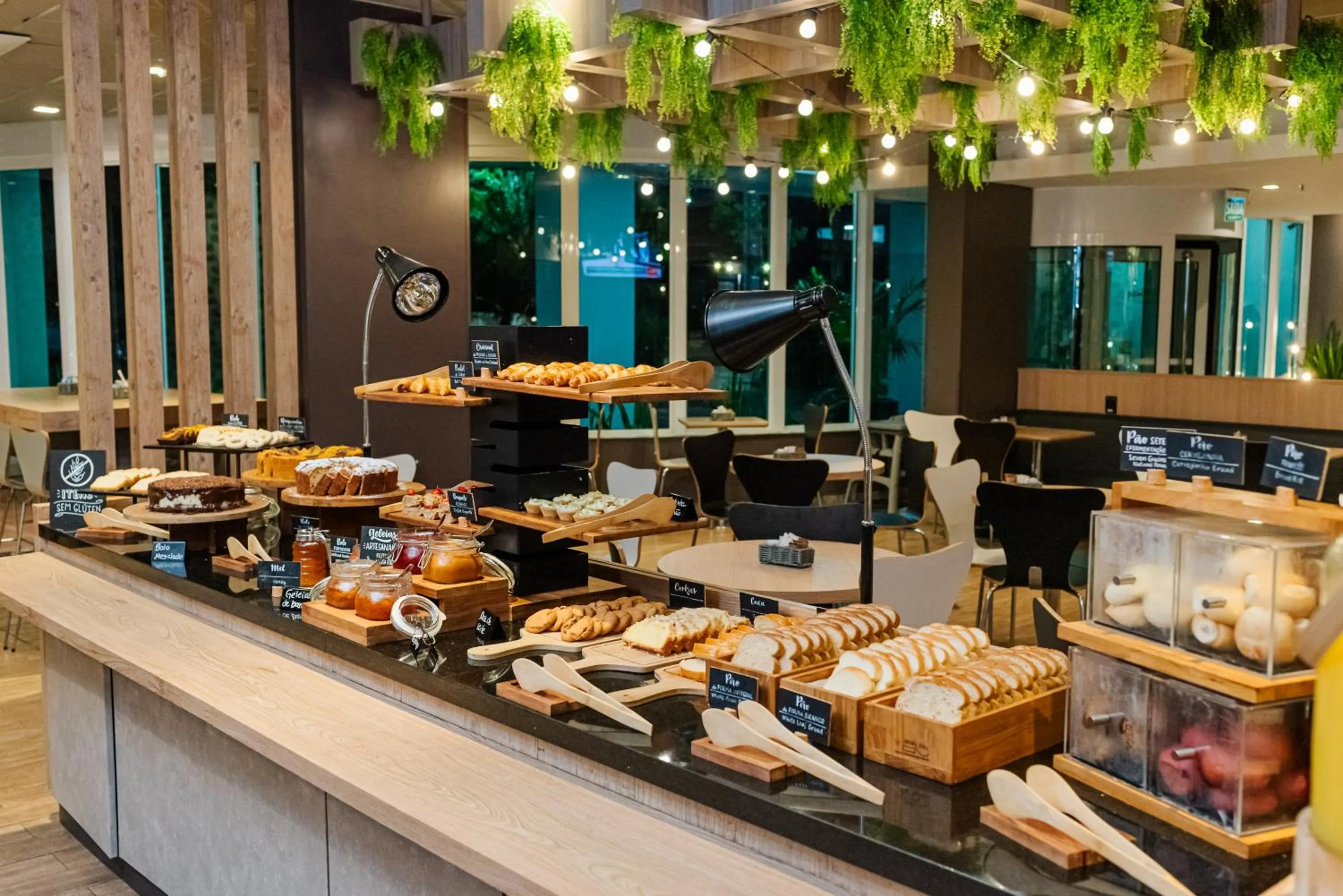 Breakfast in ibis Porto Alegre Moinhos de Vento