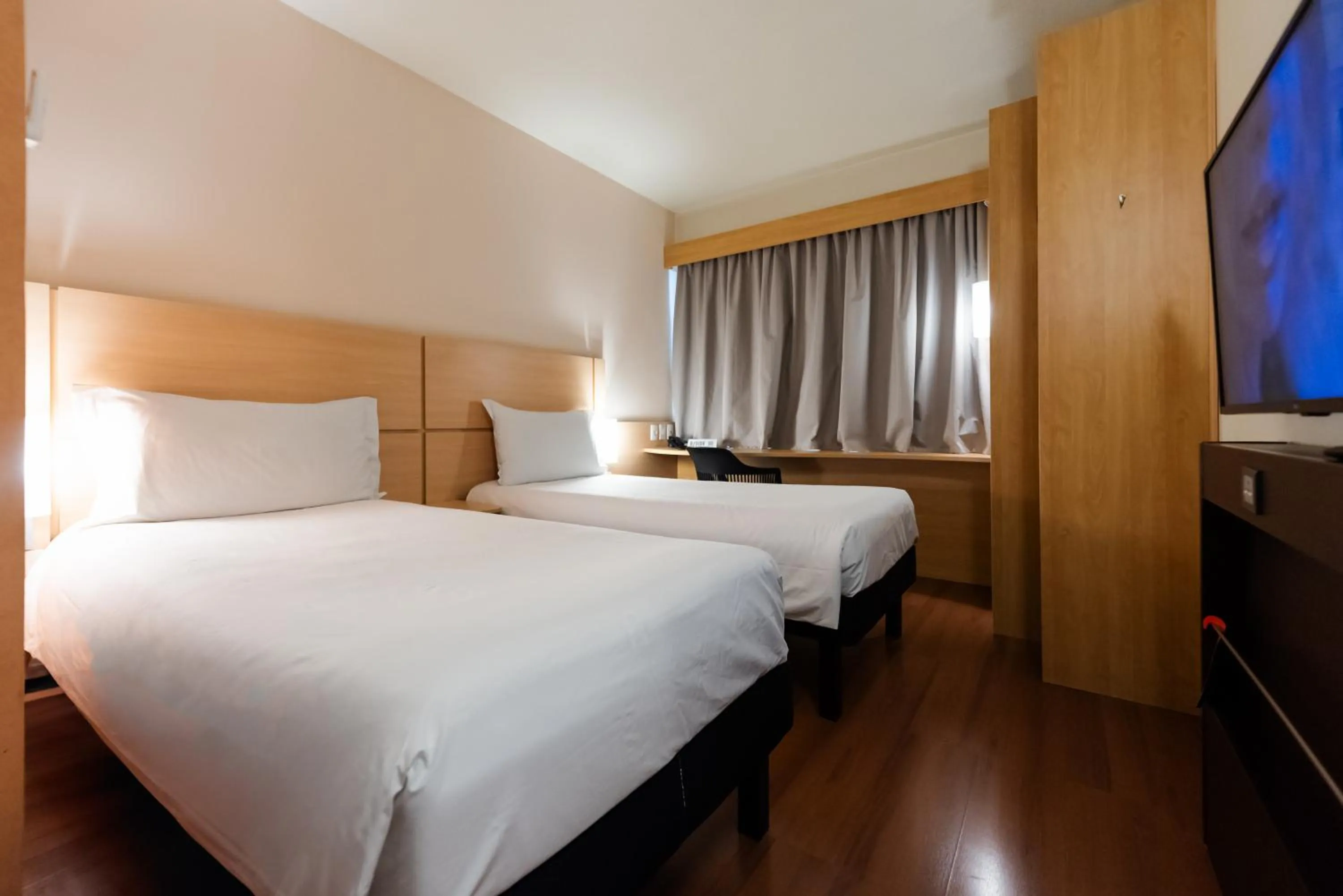 Bedroom, Bed in ibis Porto Alegre Moinhos de Vento