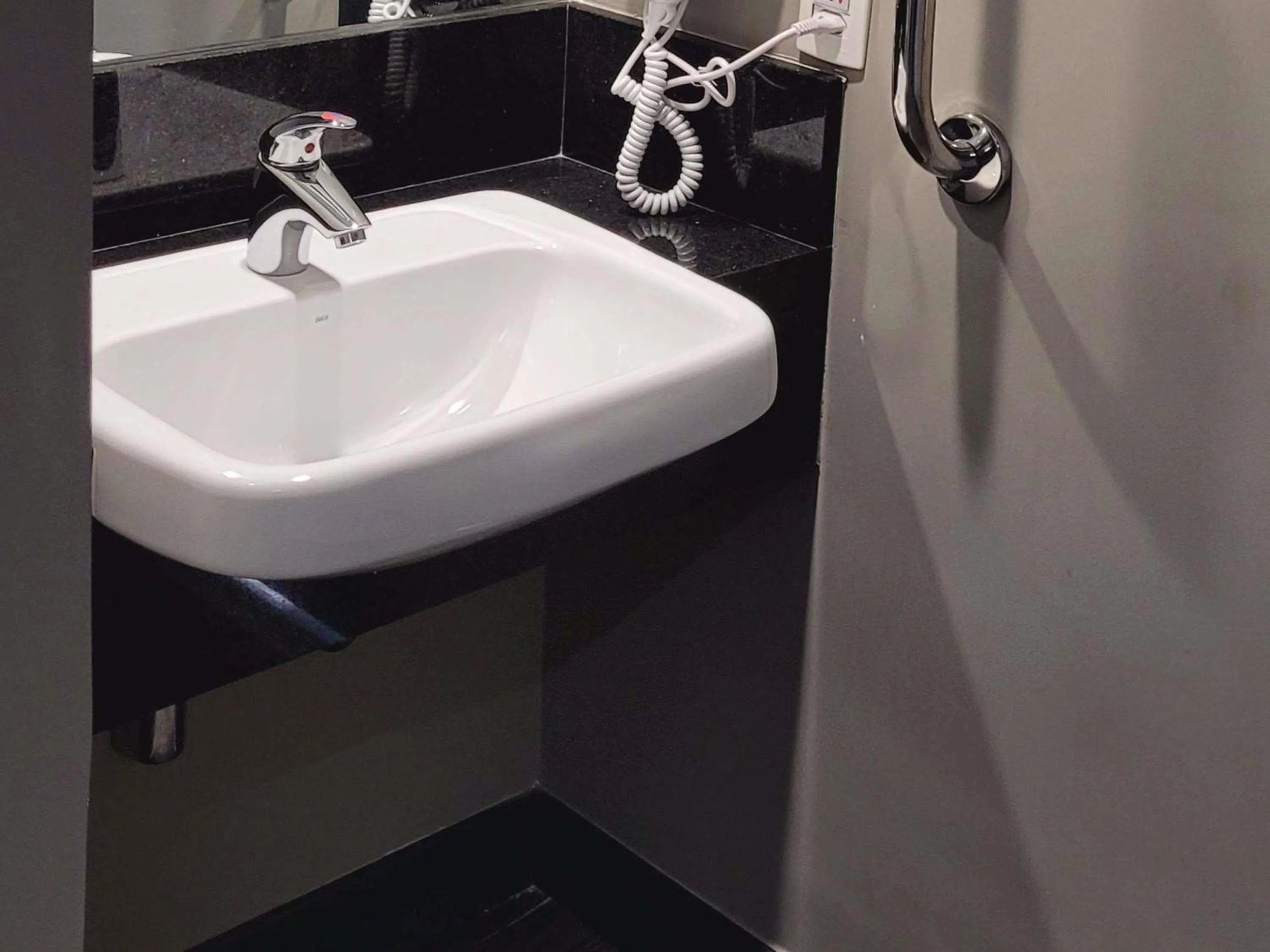 Bedroom in ibis Sao Jose dos Campos Dutra