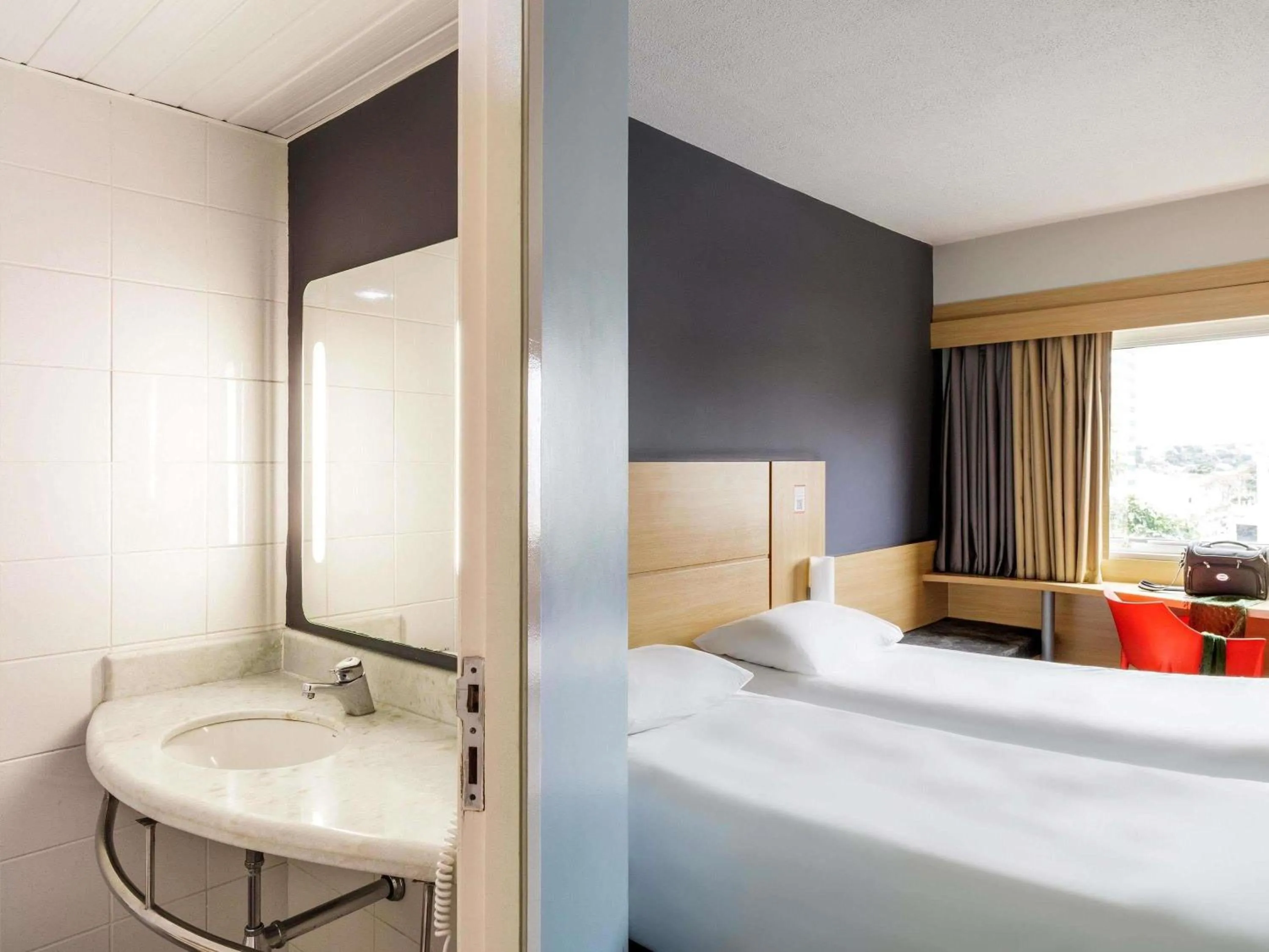 Bedroom, Bed in ibis Sao Jose dos Campos Dutra