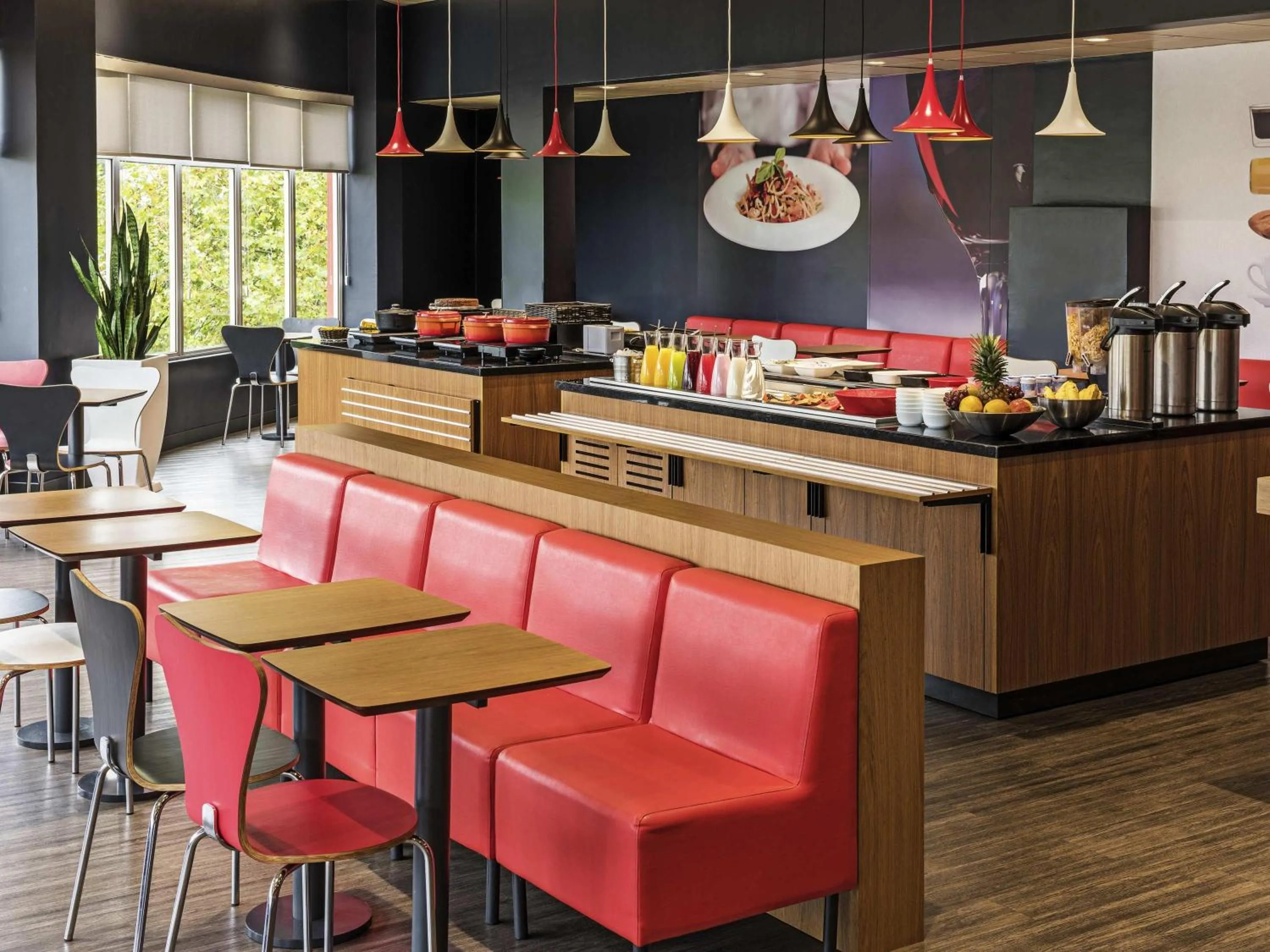 Restaurant/places to eat in ibis Curitiba Aeroporto