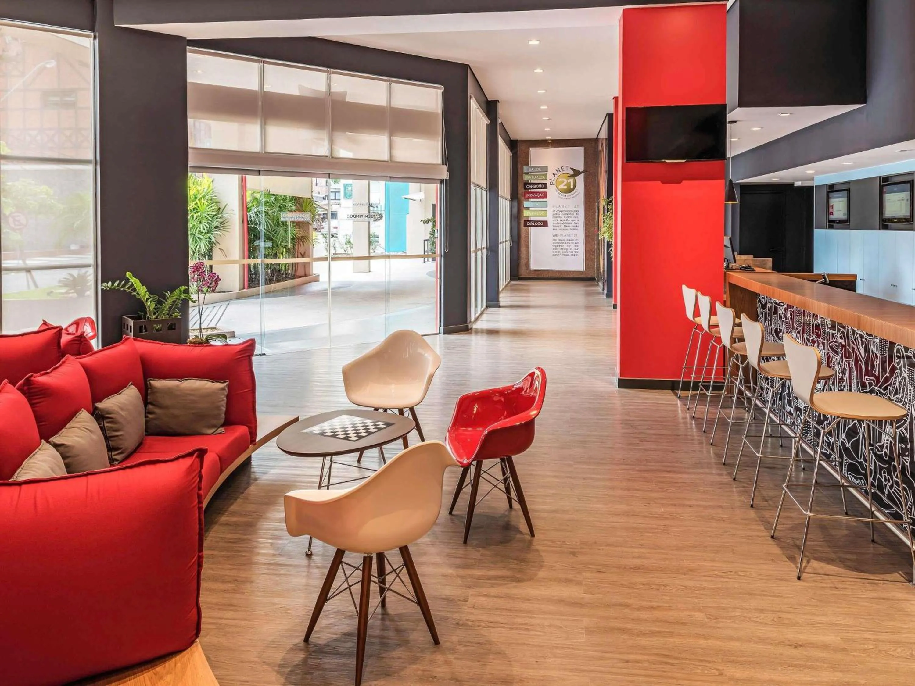 Lounge or bar in ibis Blumenau