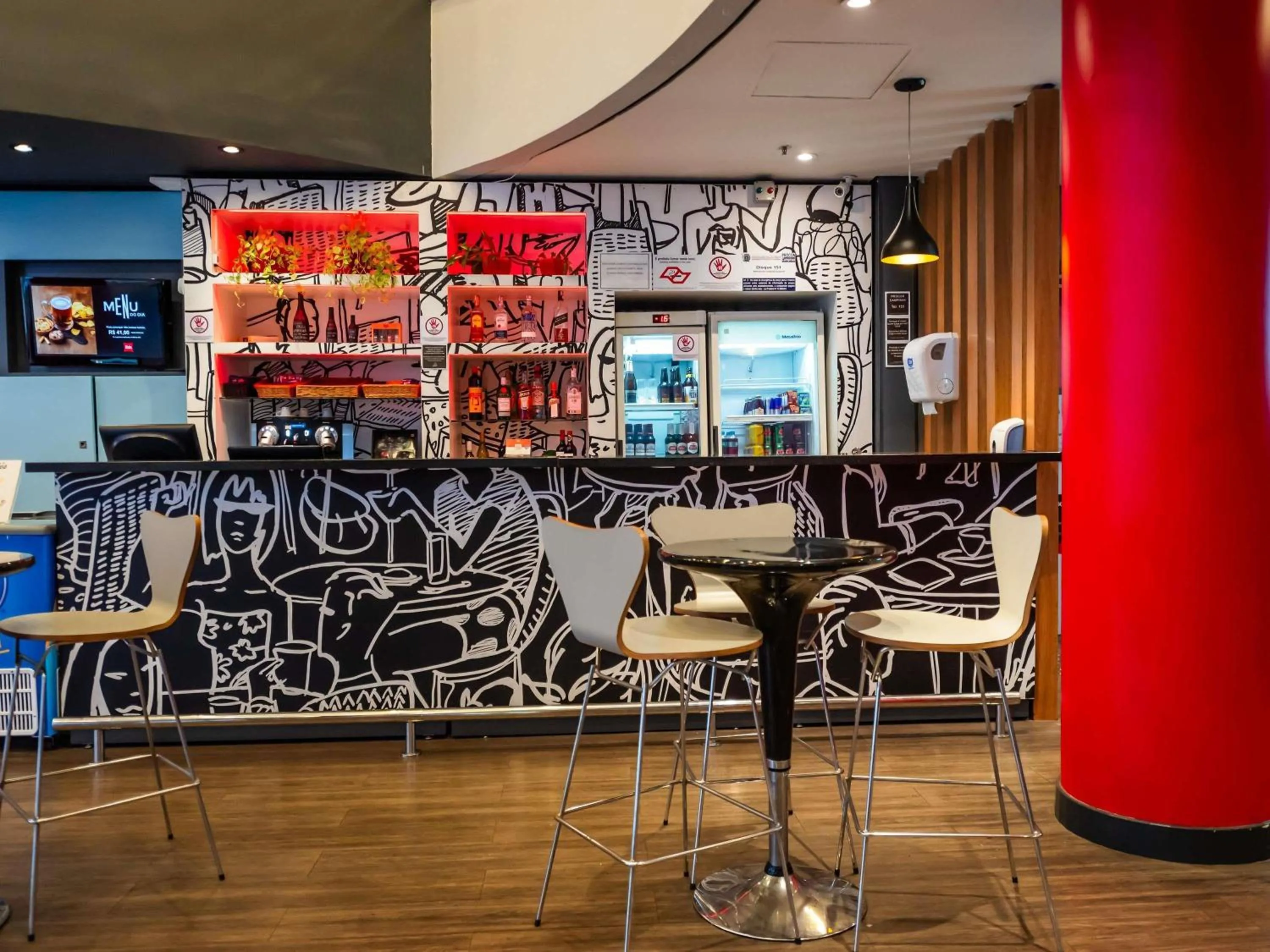 Lounge or bar in ibis Campinas