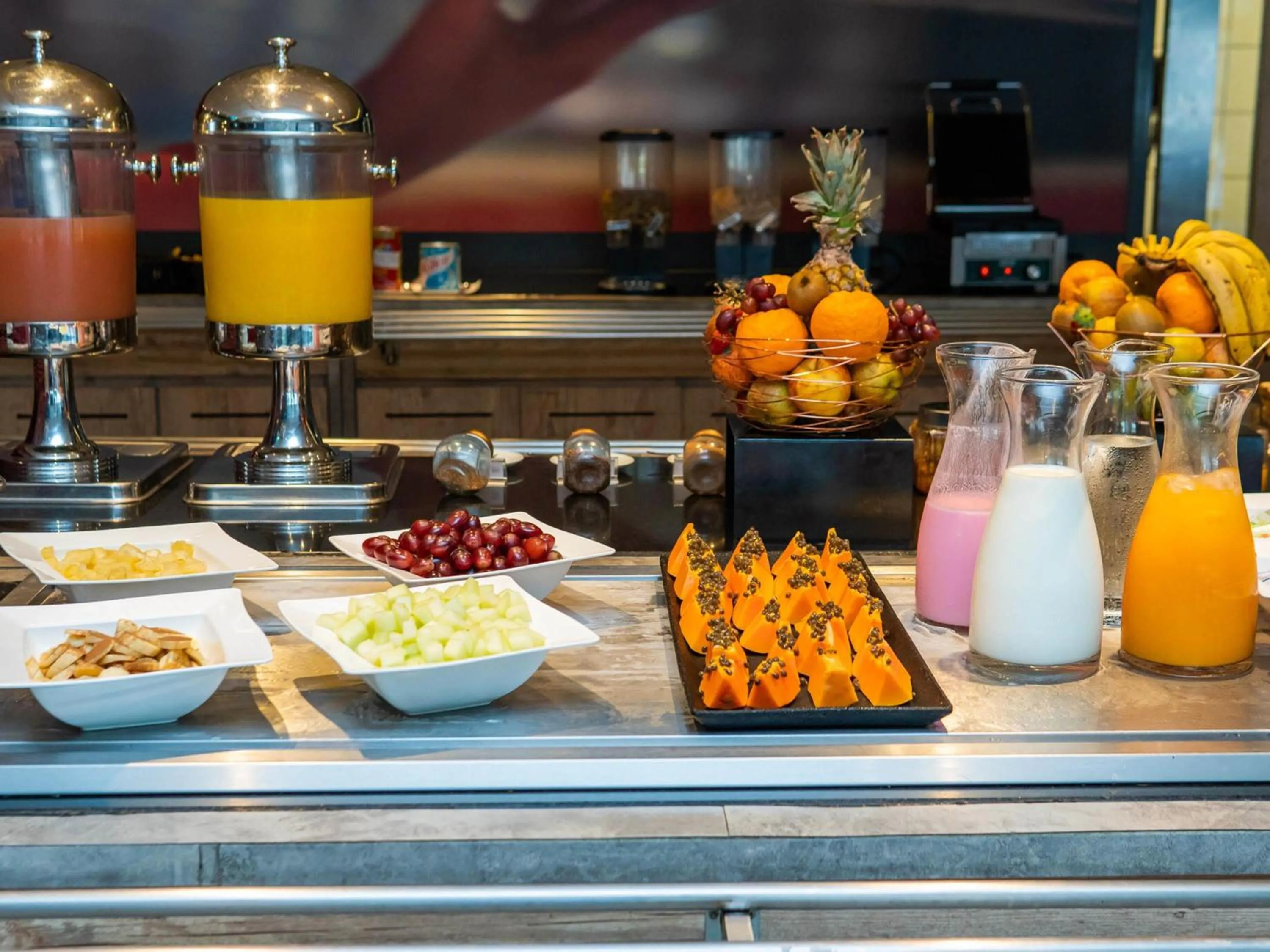 Restaurant/places to eat in ibis Santos Valongo